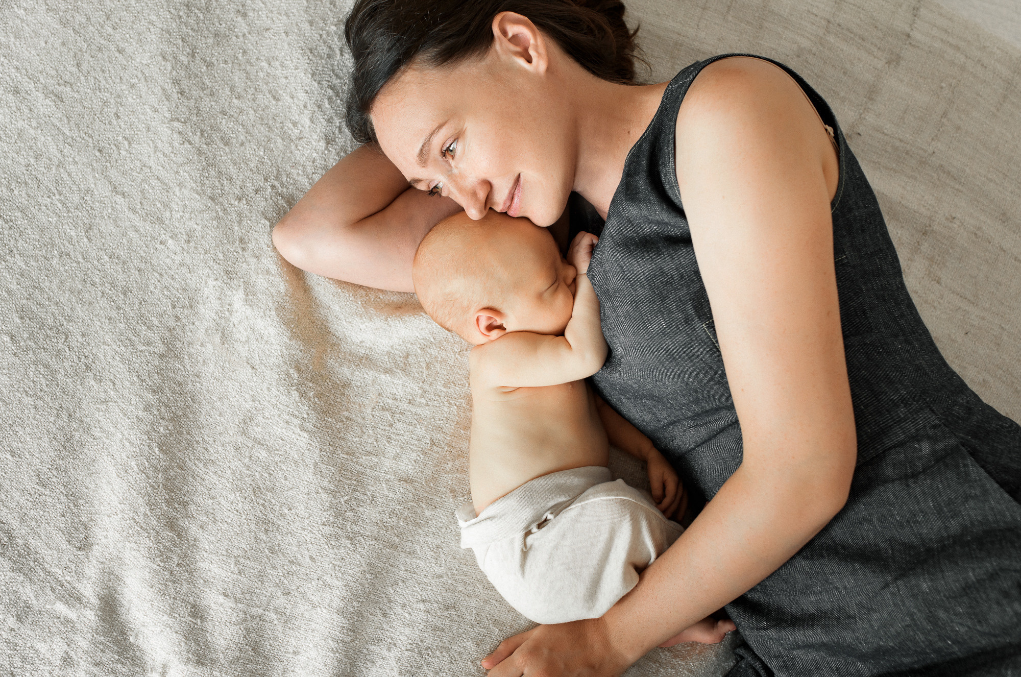 Подготовка к фотосессии новорожденных у вас дома. Rodinný a svatební fotograf v Praze