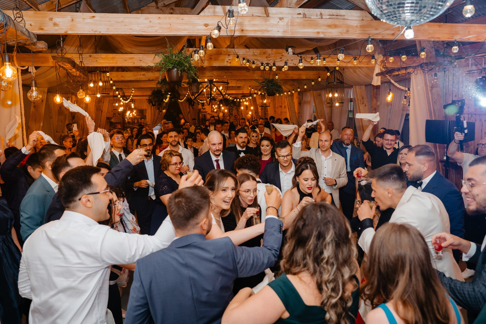 Fotografii Nunta. MGA STUDIO ART — Fotograf evenimente