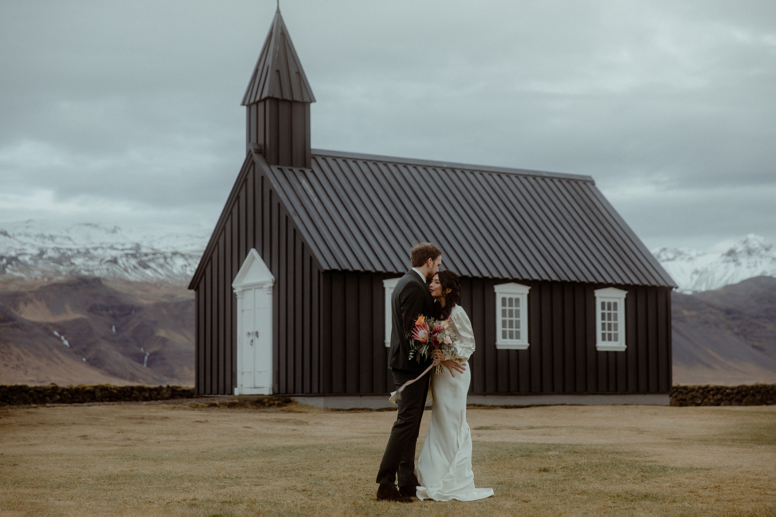 Where to Elope in Iceland. Iceland elopement photo and video | Nikolaichik Photo