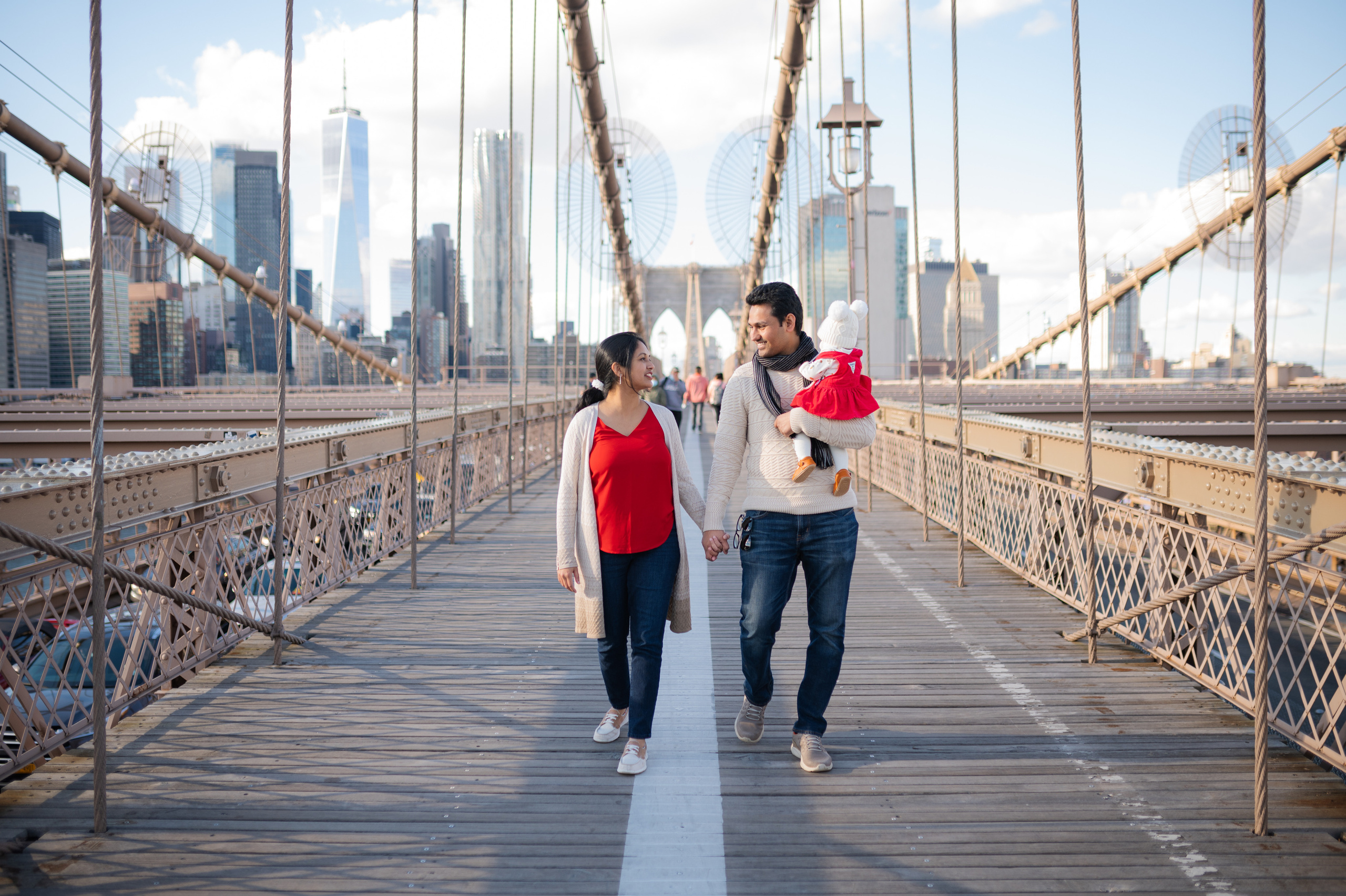 family photo session at Brooklyn Bridge