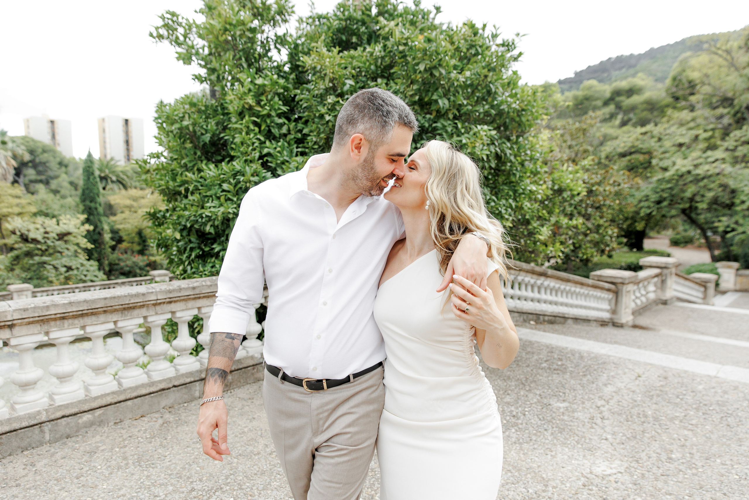 Romantic engagement photography in Barcelona