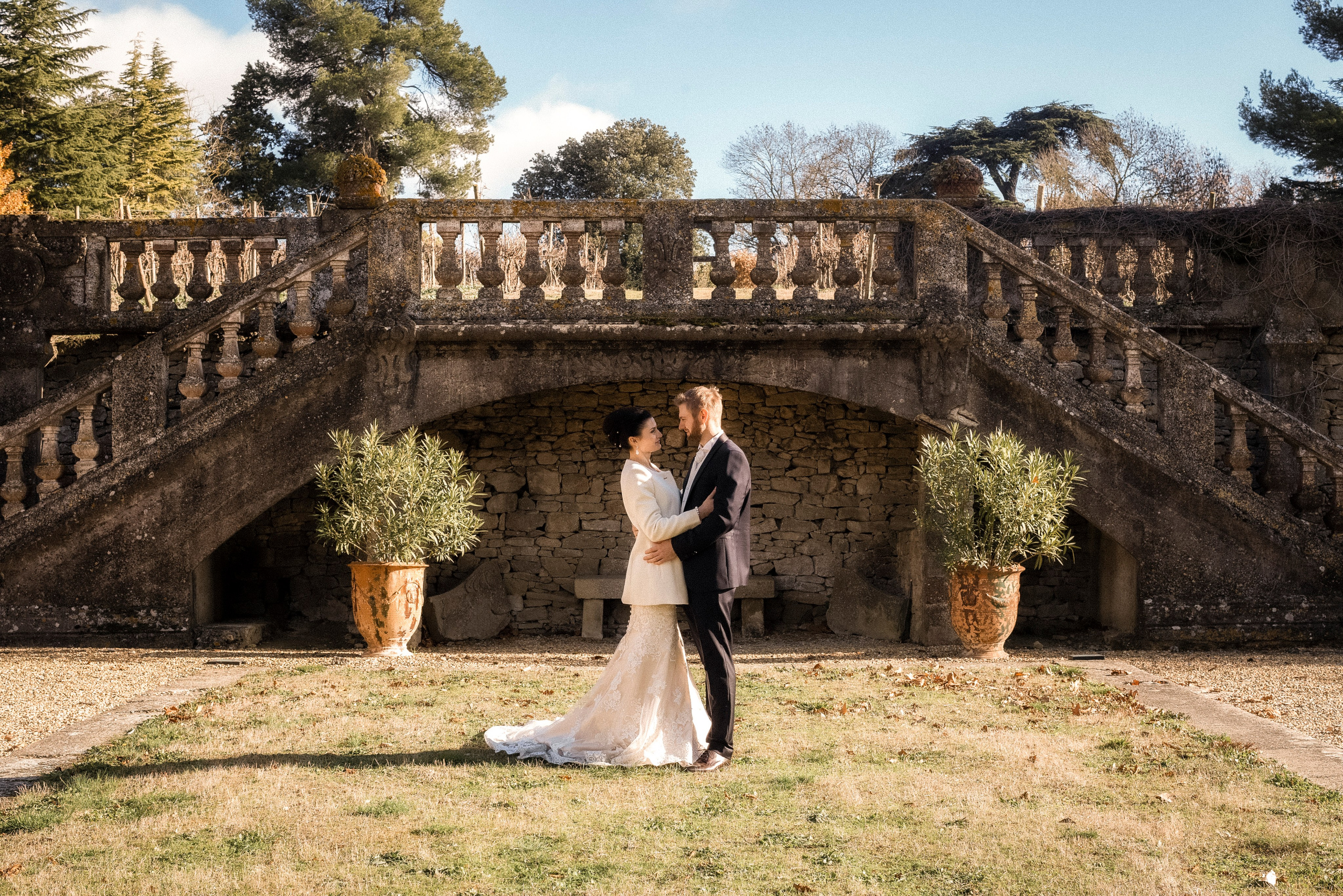 Wedding photoshoot at Château de Pennautier France. Eugenie Smirnova — wedding, corporate and lifestyle photographer in Toulouse and Southwest France