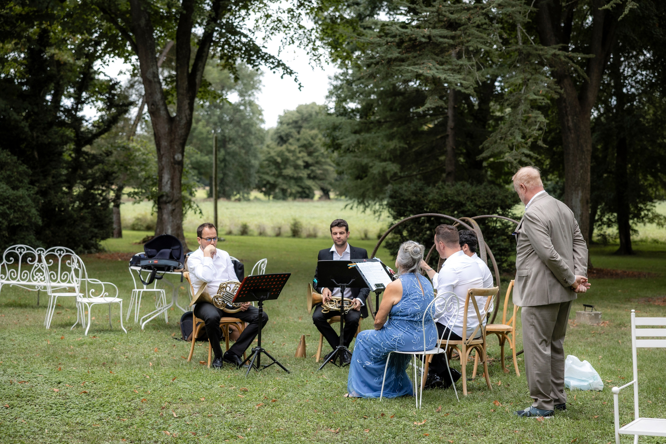 Liliana & Michel — an intimate musical wedding at Château La Commanderie, Plaigne. Евгения Смирнова — фотограф в Тулузе и юго-западной Франции