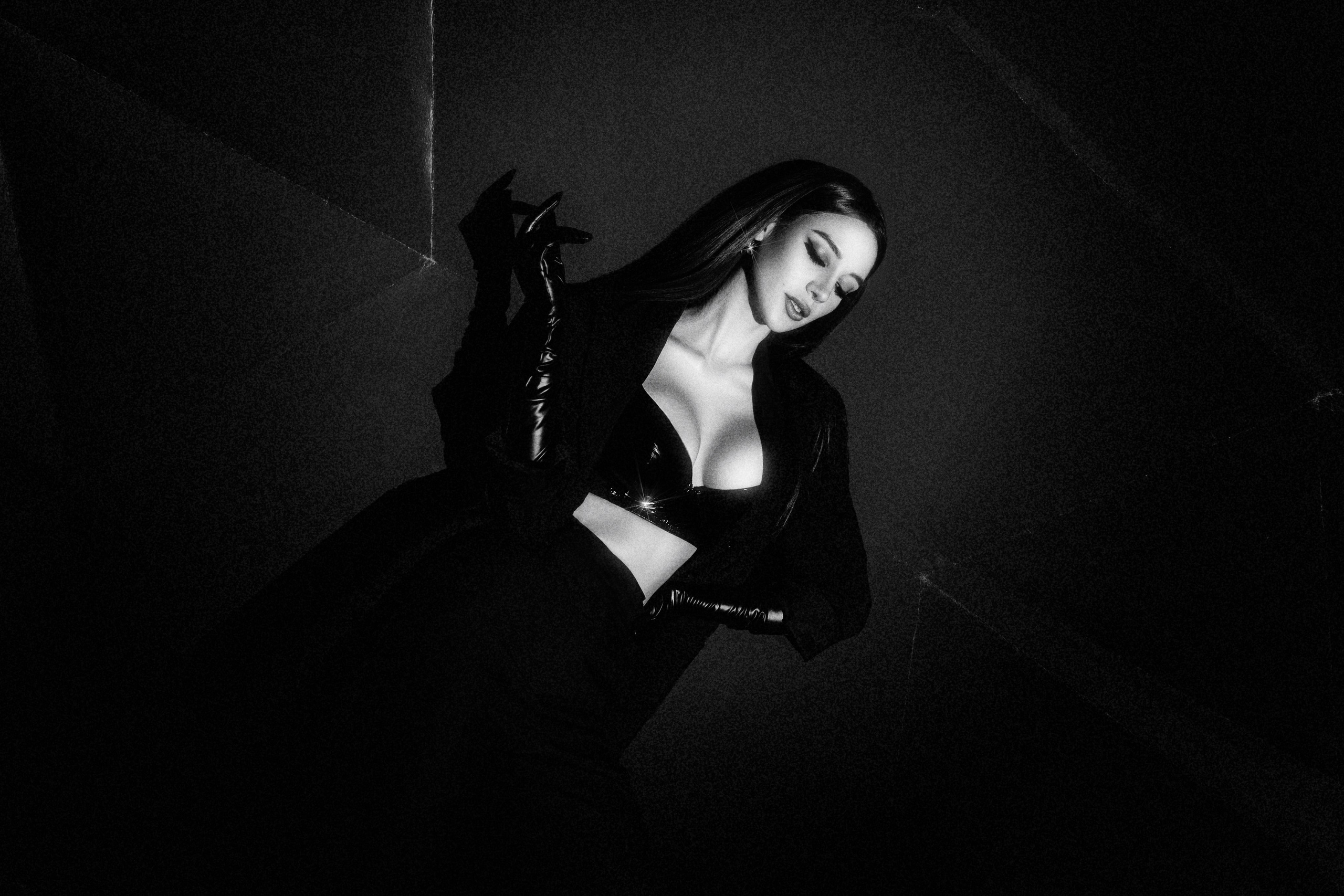 A Deep Dive Into The Professional Model Photographer’s Journey & Inspiration. Mark Smilyanic | Portretni boudoir fotograf iz Beograda