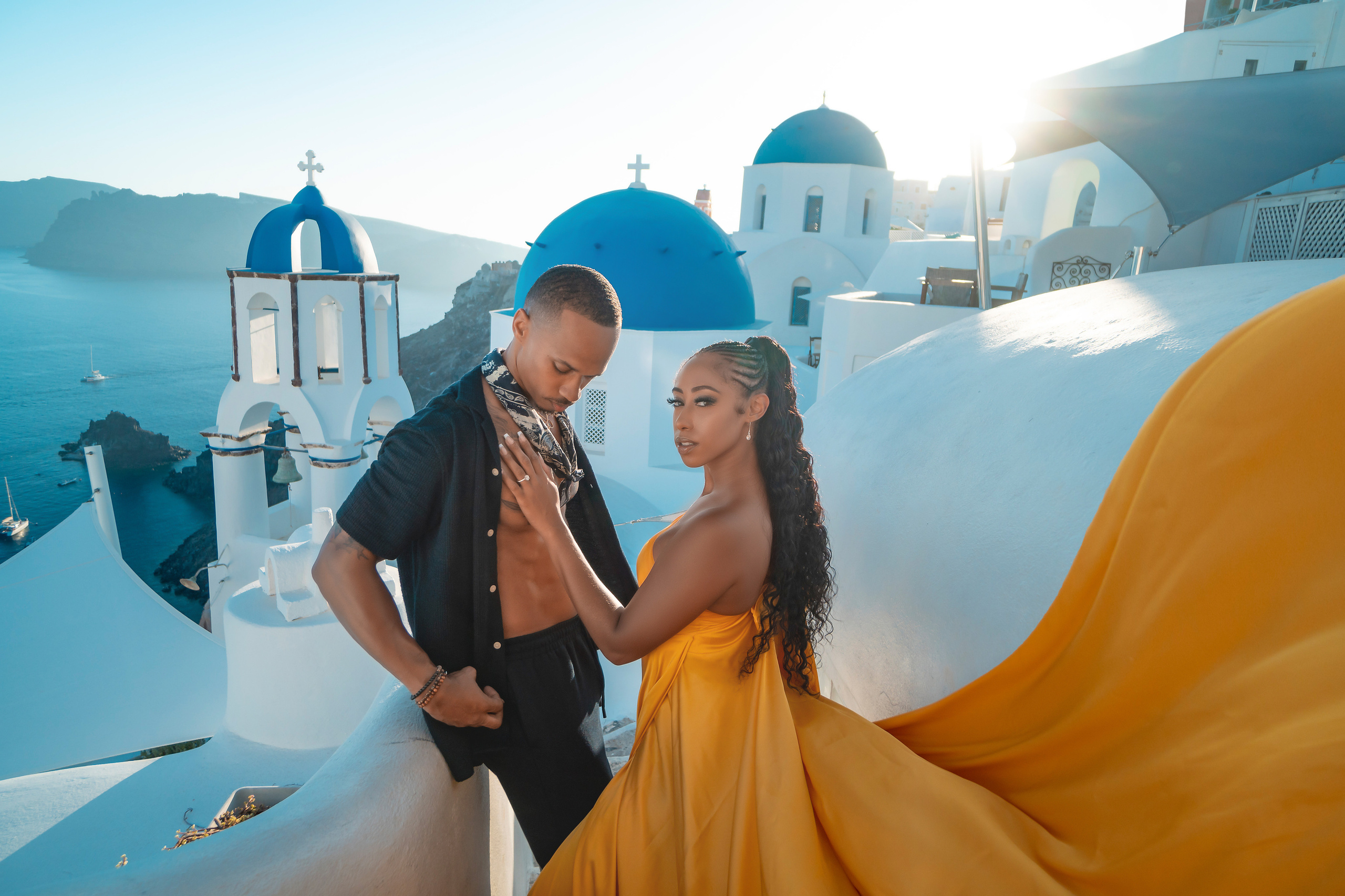 How to choose a photographer for couples in Santorini. Photographer in Santorini SokoLOVE Alex| Flying Dress Santorini