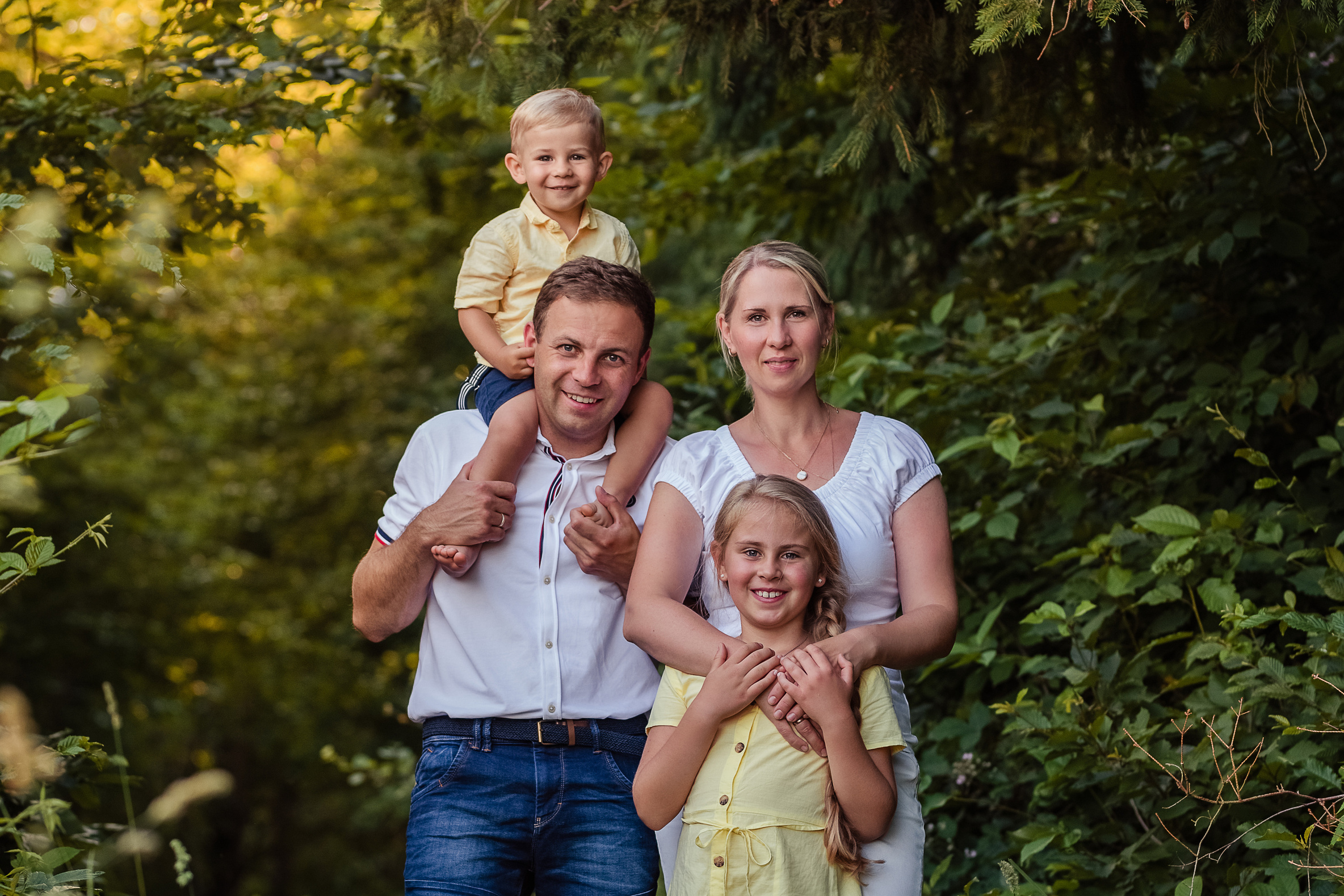 Familienfotografie, Fotografin, Wächtersbach, Fotoshooting, Fototermin, Foto, Fotografie, fotografieren, Familienzeit, Erinnerungen, Familienmomente, Gelnhausen, Bad Soden, Bad Soden - Salmünster, Fulda, Bad Orb, Wirtheim, Frankfurt am Main, Birstein, Portraitfotografie, Kinderfotografie, Kinderportrait, Kinder Fotoshooting,