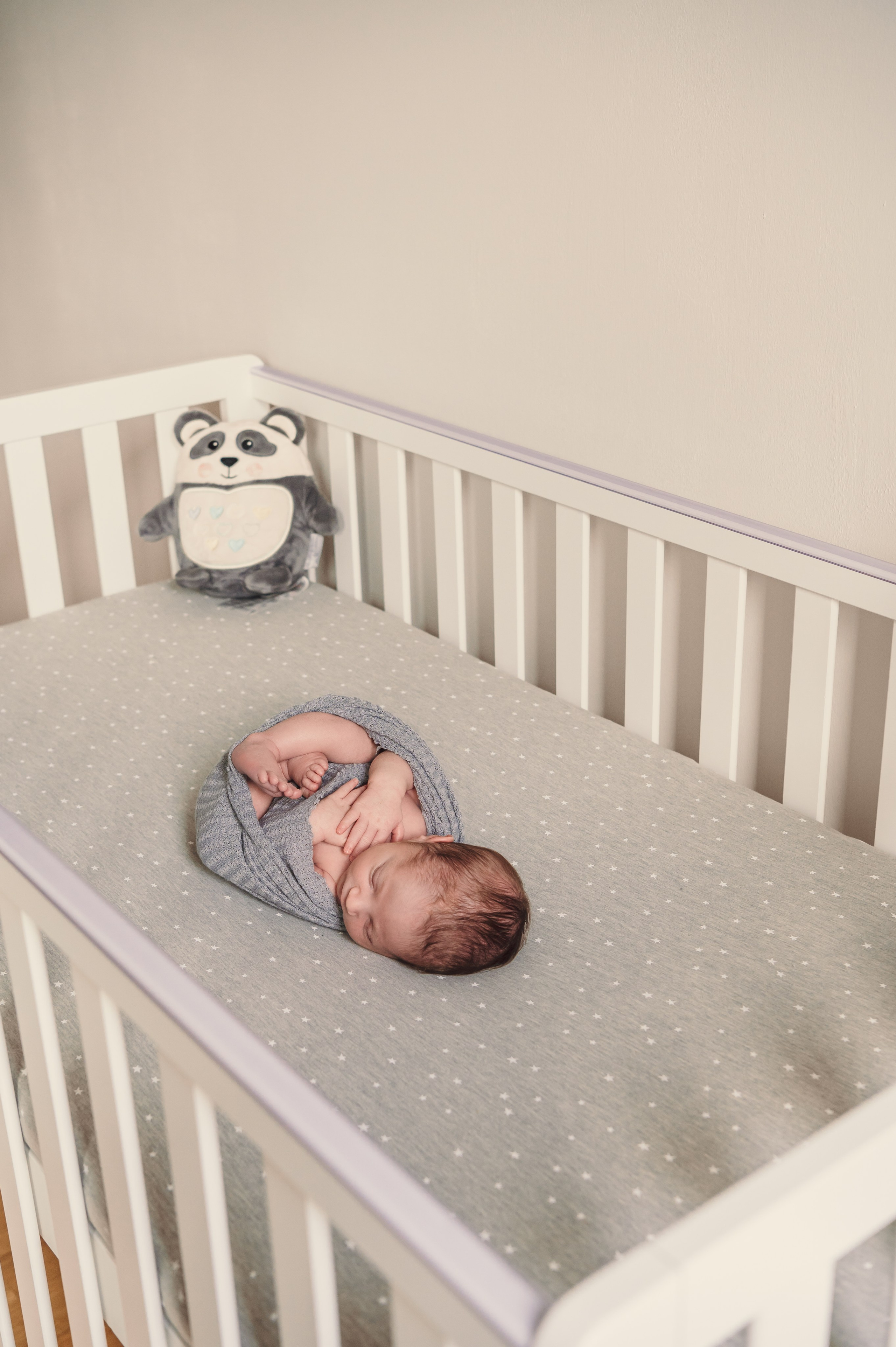 Q & A for your Newborn Session. Maternity Newborn and Family photographer Hamburg Claire Hambley