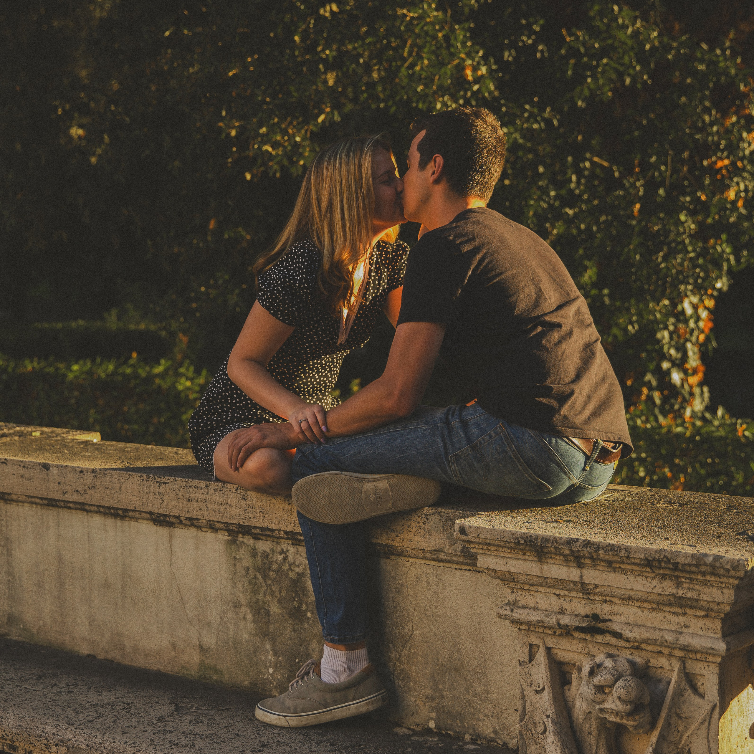 exclusive photoshoot rome Villa Borghese couple golden hour