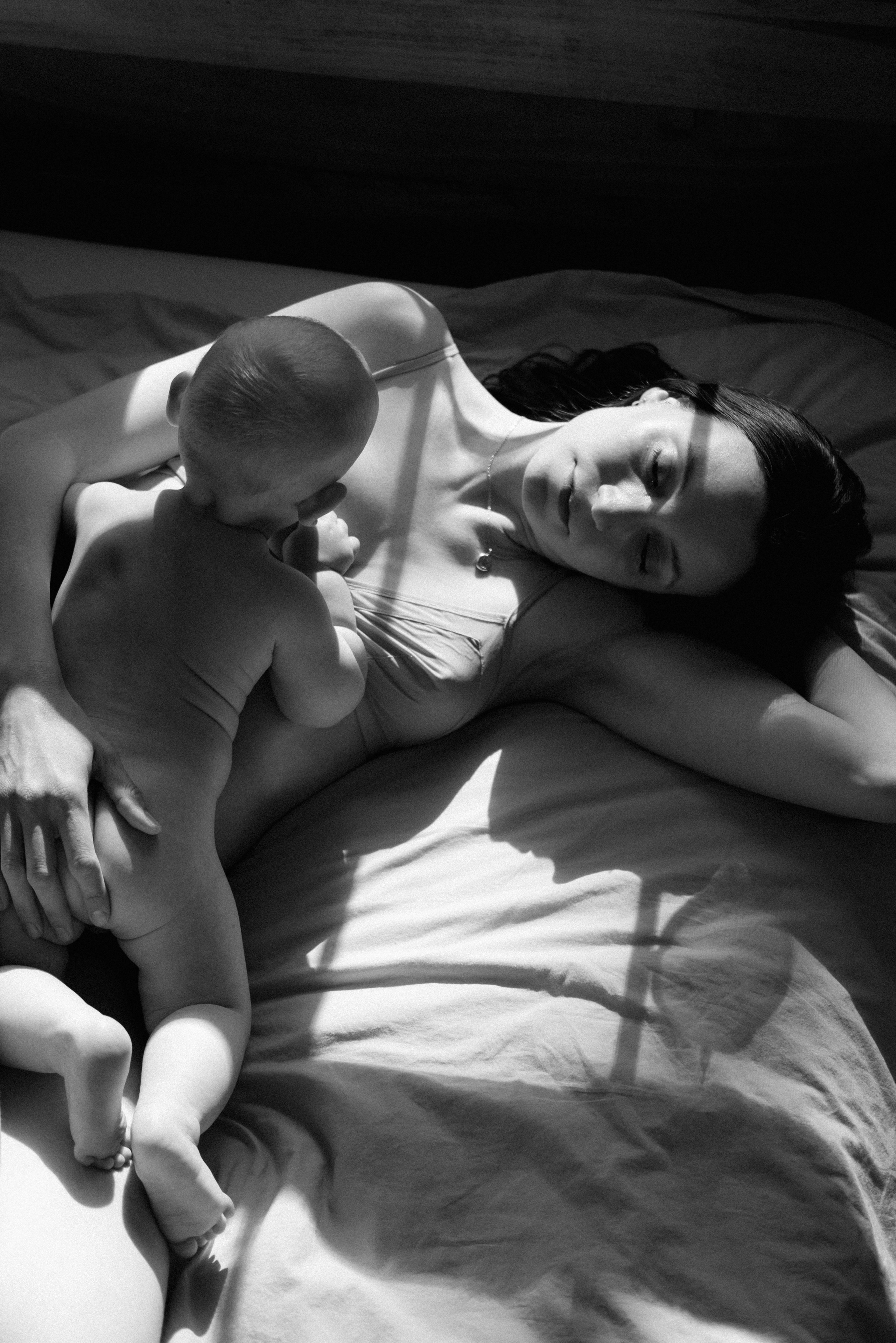 The Fleeting Beauty of Motherhood: Why Being in the Photo Matters. Family Photographer Anna Dobrovolskaia | Richmond, VA