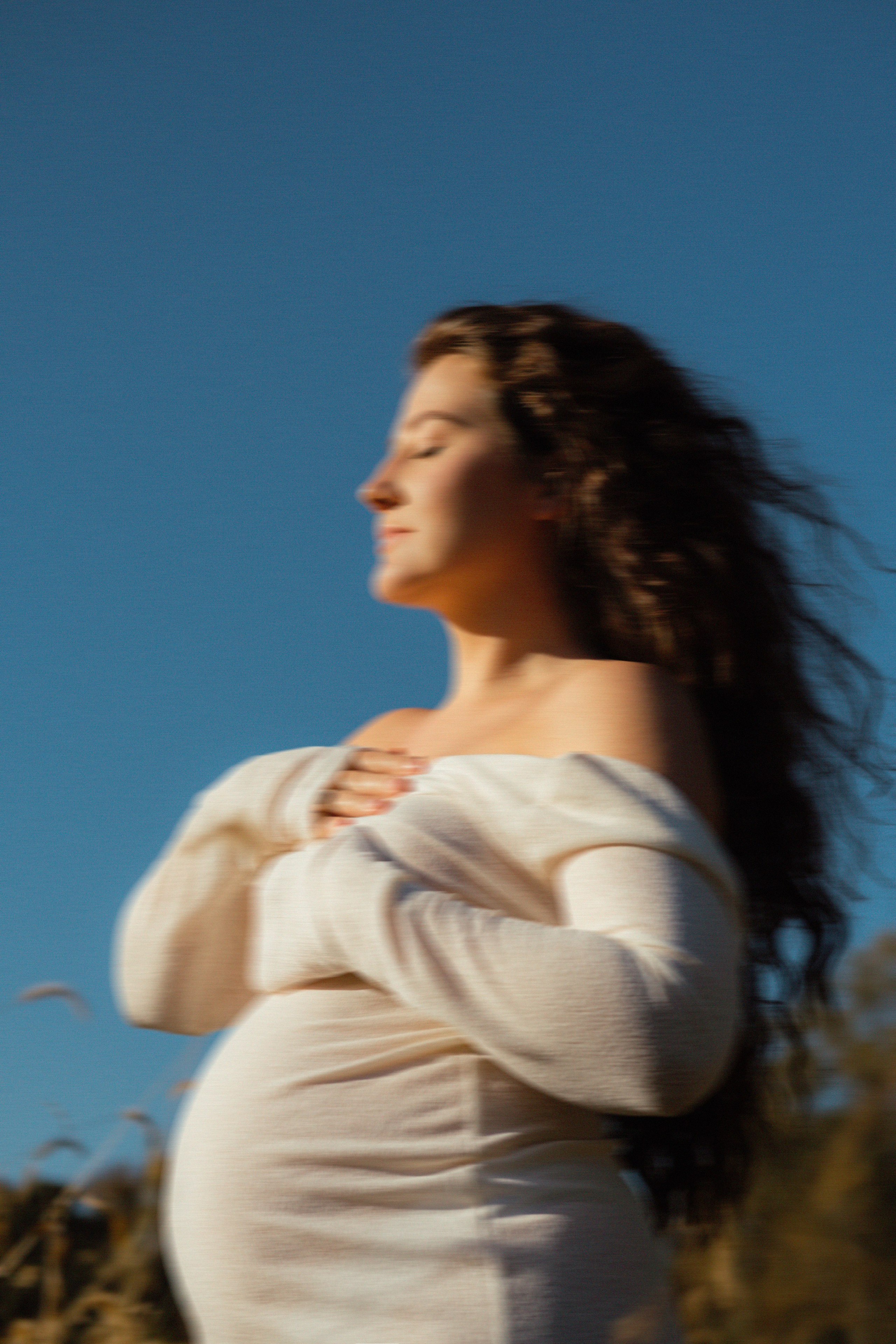 Dreamy maternity session Richmond, Virginia. Family Photographer Anna Dobrovolskaia | Richmond, VA