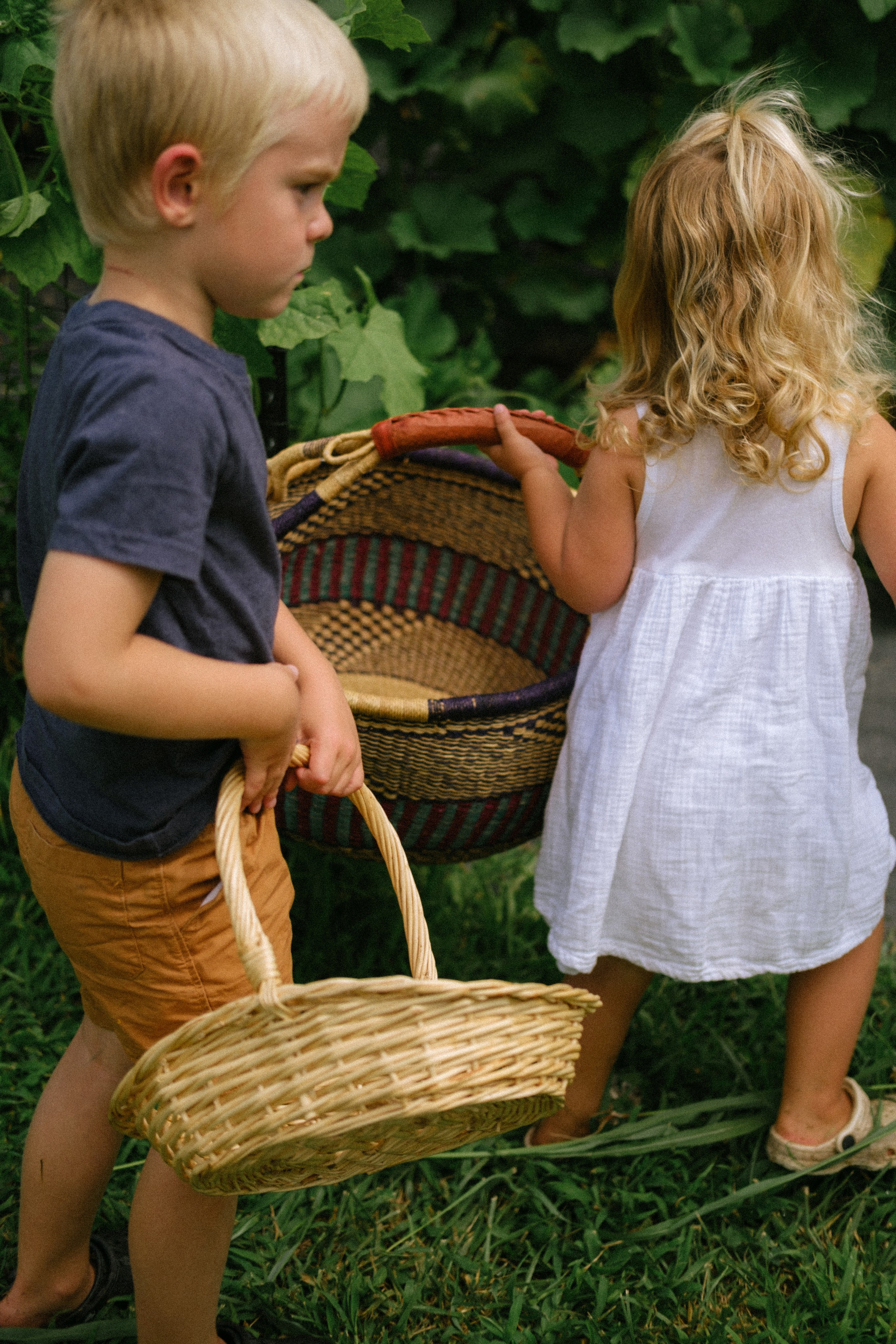 What Is a Family Day Photo Session and Why You Need One. Family Photographer Anna Dobrovolskaia | Richmond, VA