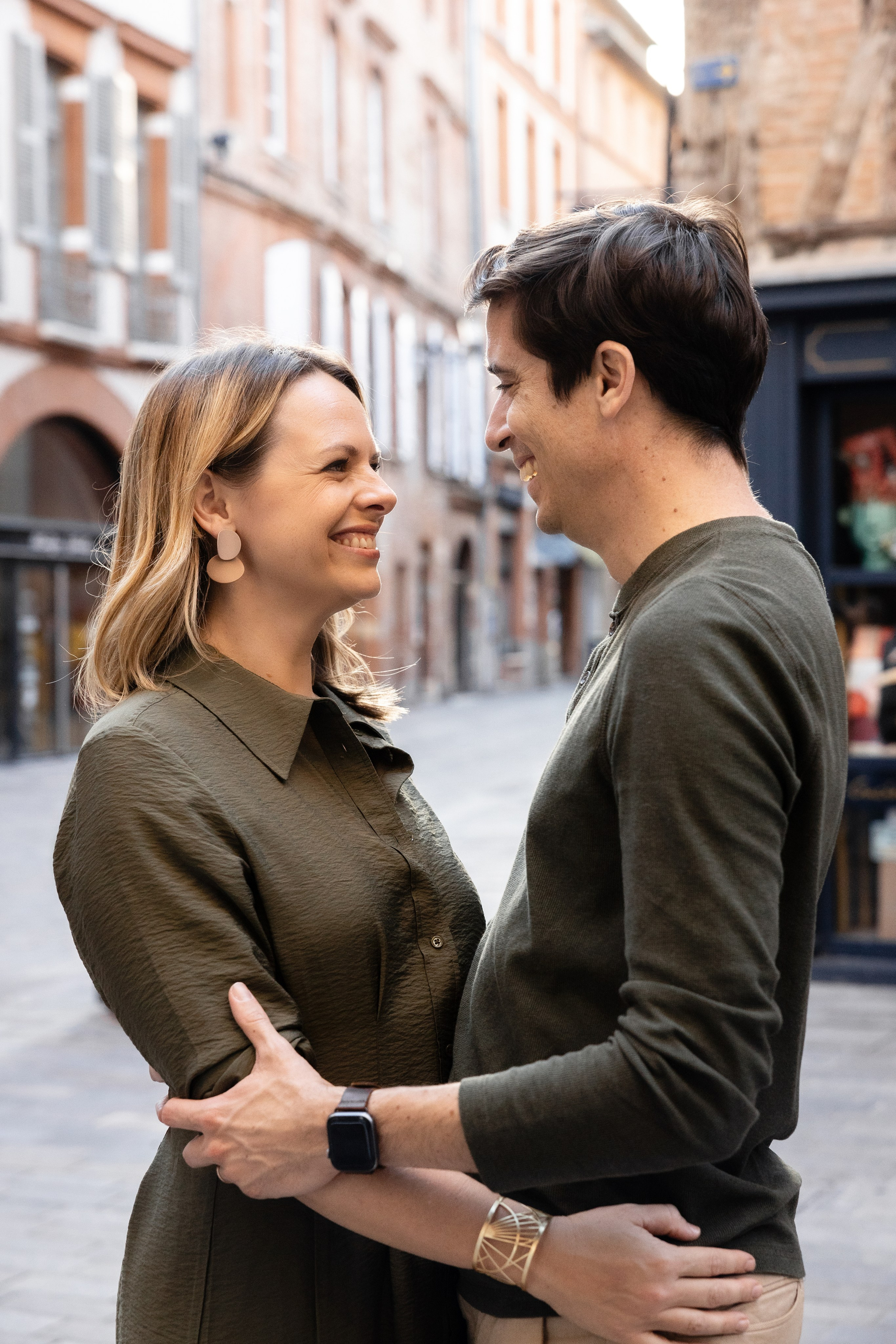 “Surprise engagement”. Eugenie Smirnova — wedding, corporate and lifestyle photographer in Toulouse and Southwest France