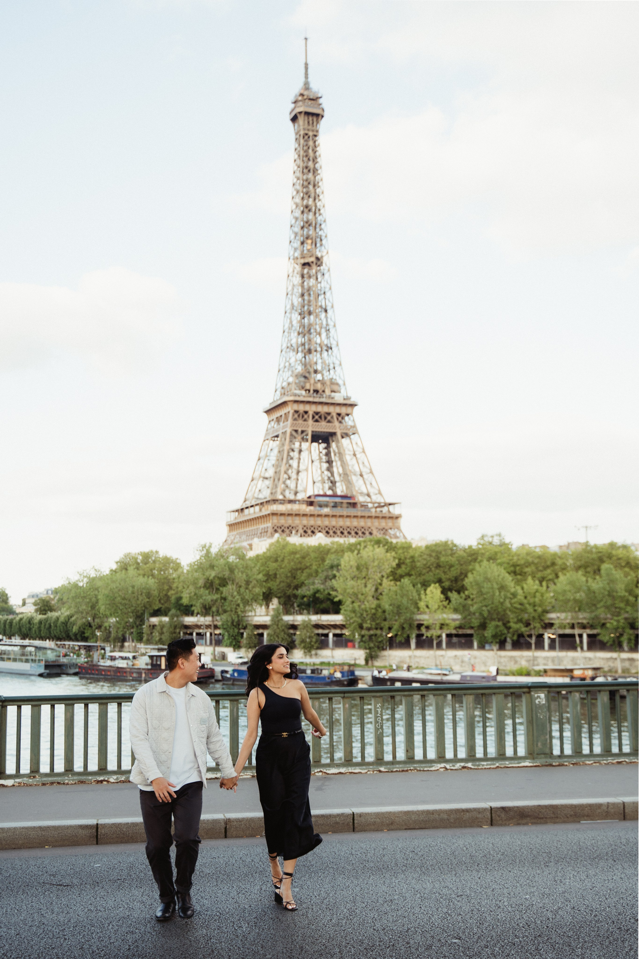 Couple shooting. Photographer in Paris Yulia Shkadina | Couples, engagement, pre-wedding, individual photo-shoots in Paris at the best locations