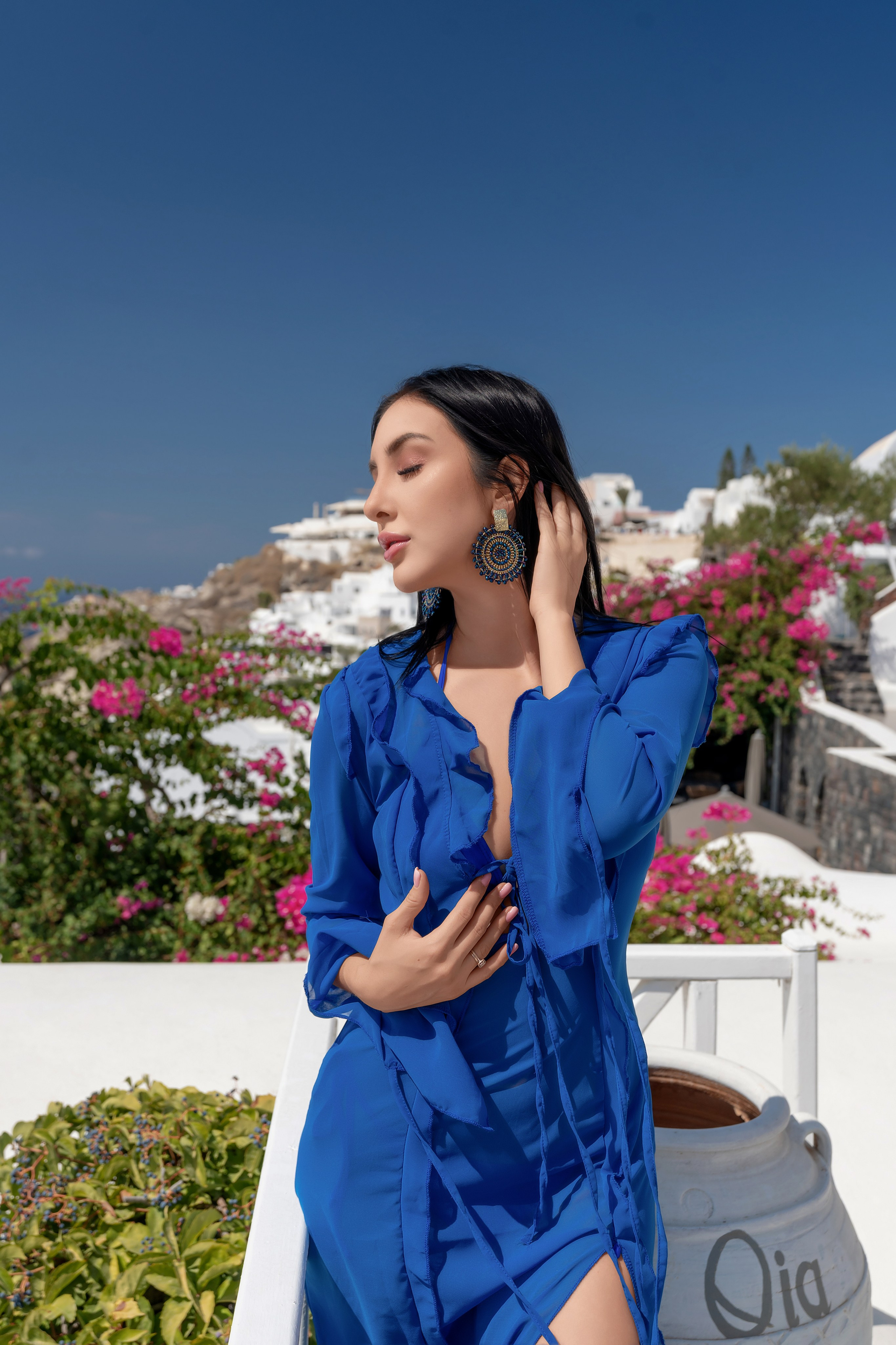 Best photographer in Santorini. Photographe vidéaste à Santorin|Séances photos de Robe volante Santorin|