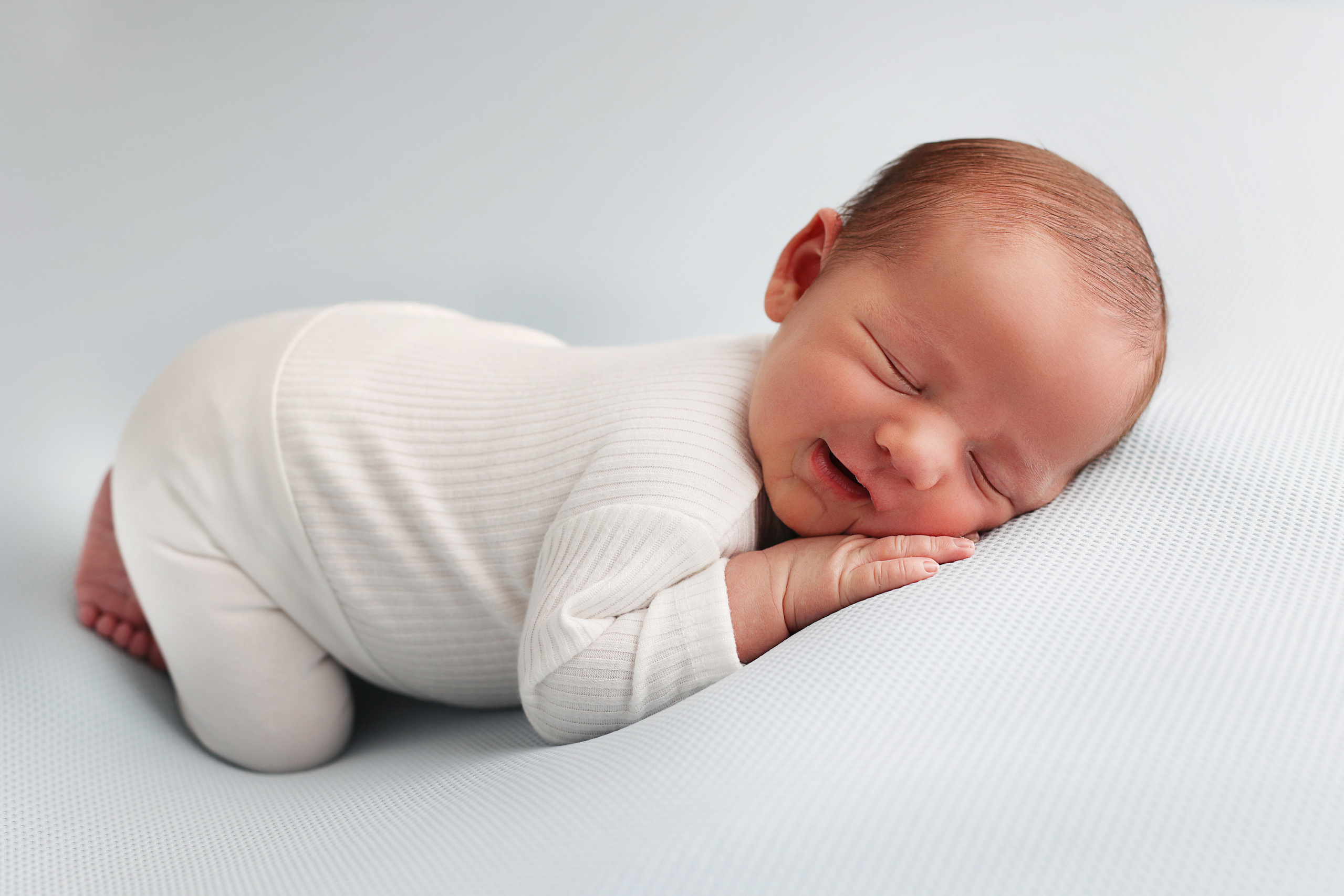 Newborn * Recién Nacidos. Fotografía de Eventos, Embarazo y Familiar en Pirineos