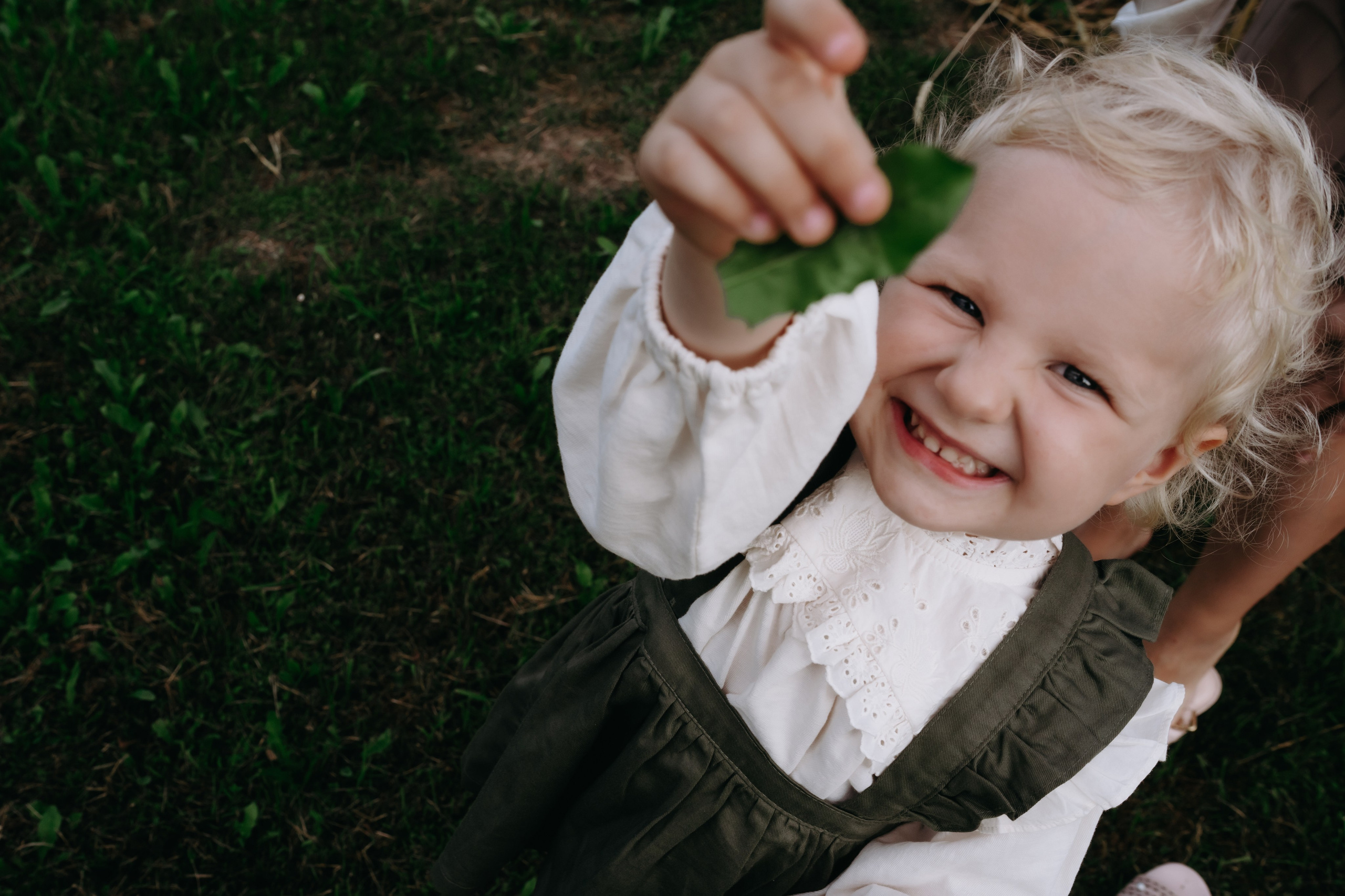 Elegant Outdoor family photo shoot for Mother and Daughter