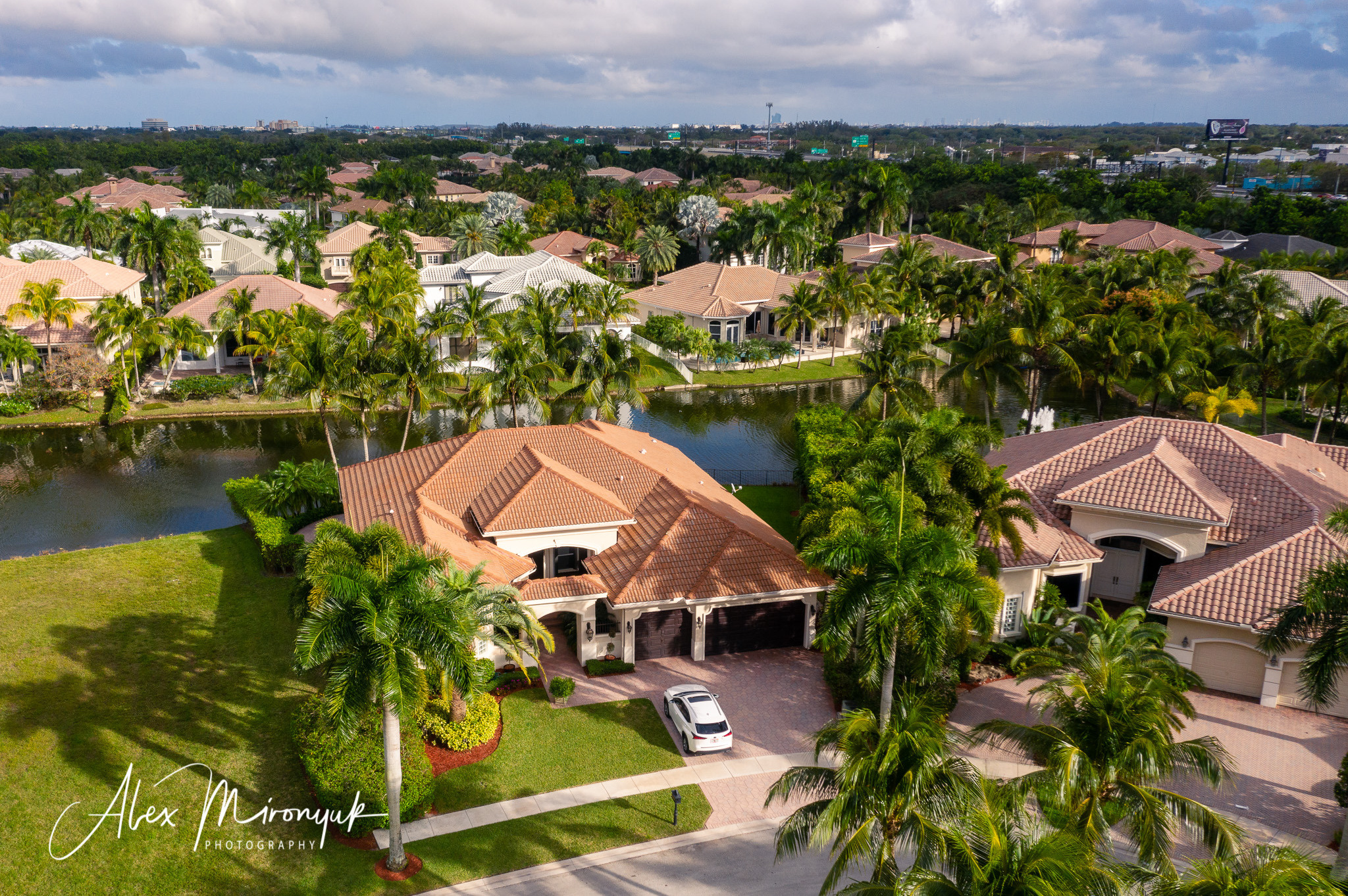 Real Estate Drone Photography. Pet, Senior, Landscape, portrait studio, photographer in Miami and Sou