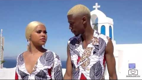 Une des séances photo complètes in Santorain (pas de Photoshop, 2020). Photographe vidéaste à Santorin|Séances photos de Robe volante Santorin|