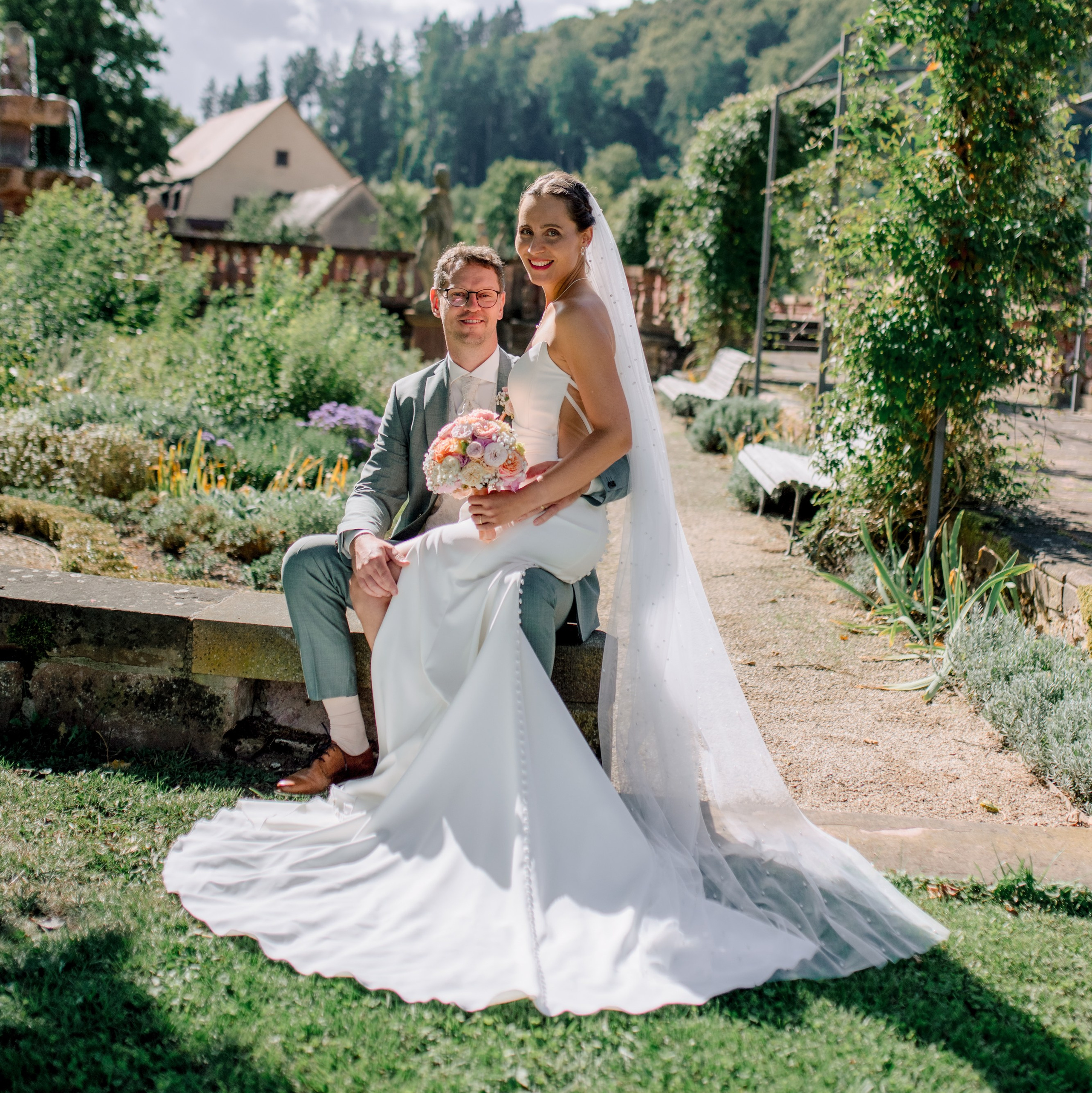 Hochzeit Kloster Bronnbach – Hochzeitsfotografin Würzburg. Anna Saribekyan – Beste Hochzeitsfotografin in Würzburg, Top 10 in Deutschland