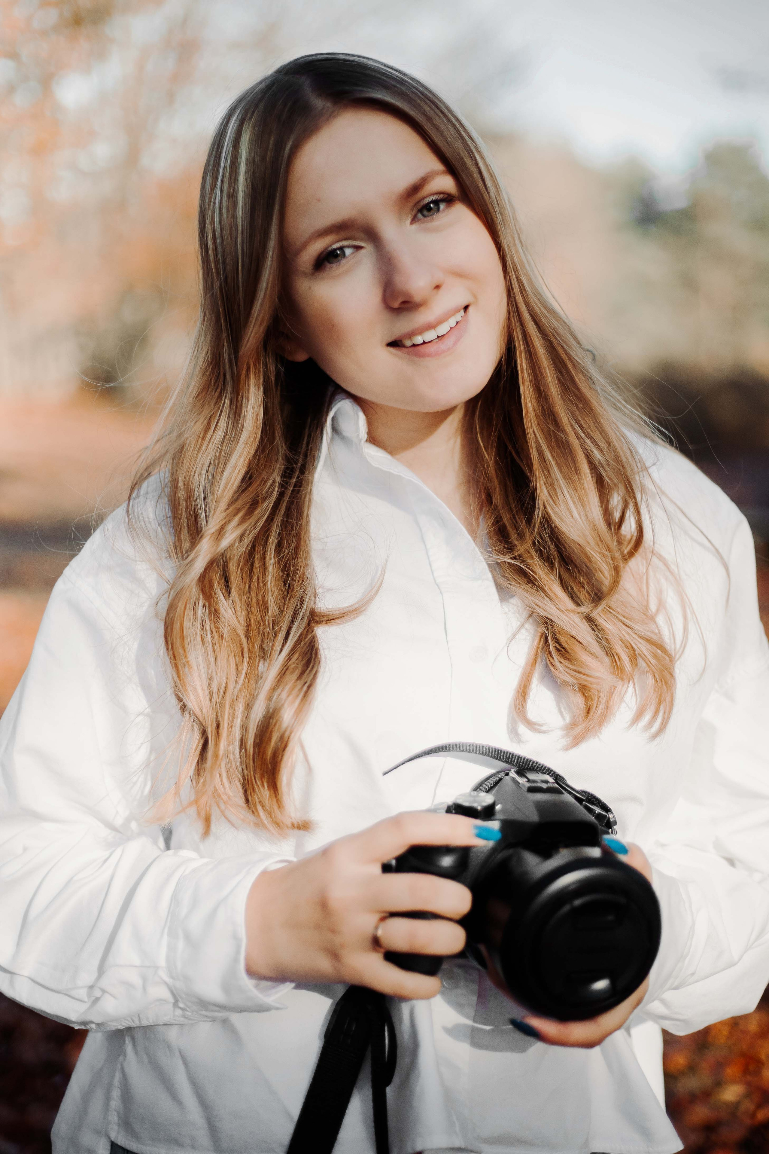 Contact. Lara Ilin Photography