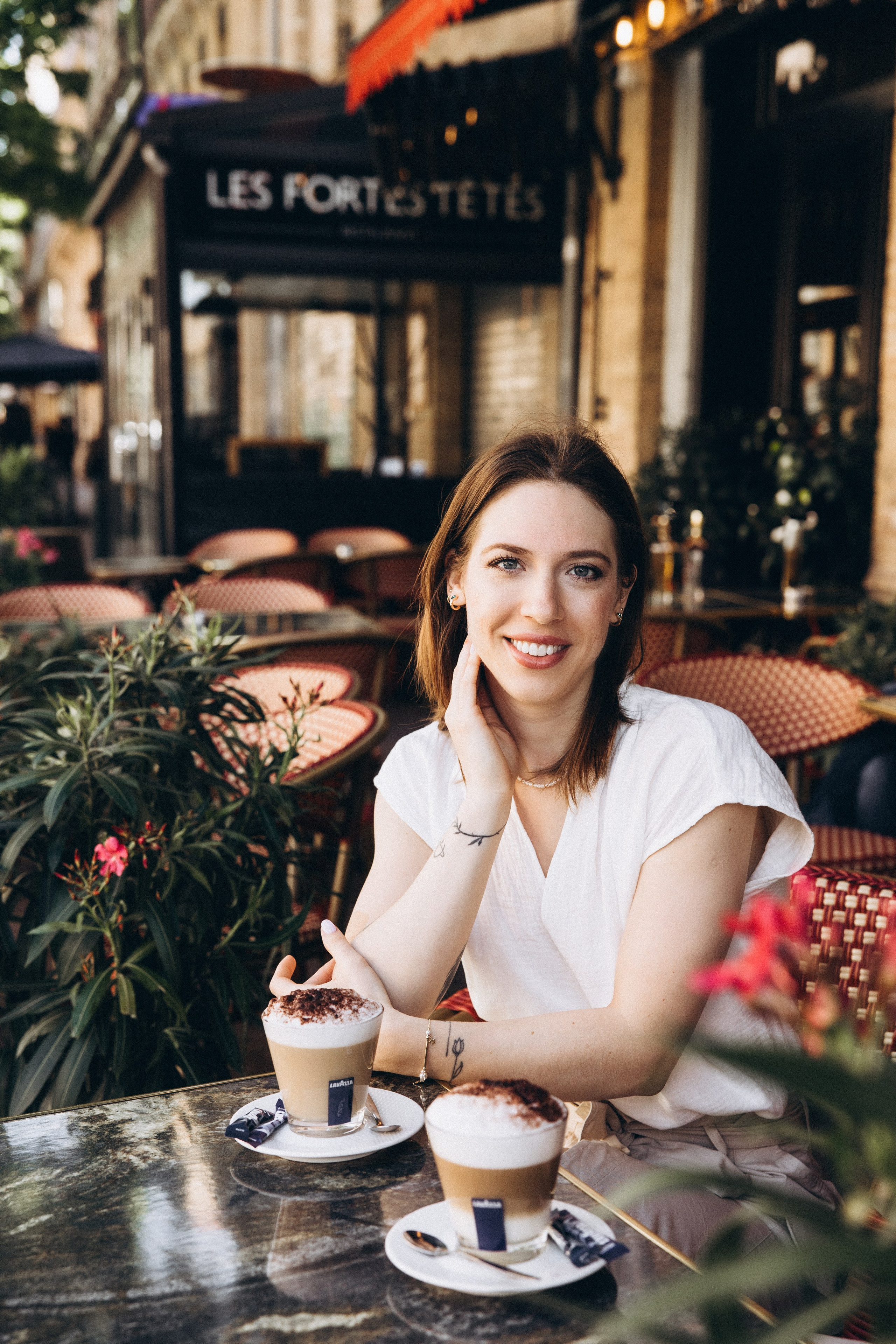Paris Vibe on the Streets of Toulouse photoshoot. Eugénie Smirnova — your photographer in Toulouse and southwest France