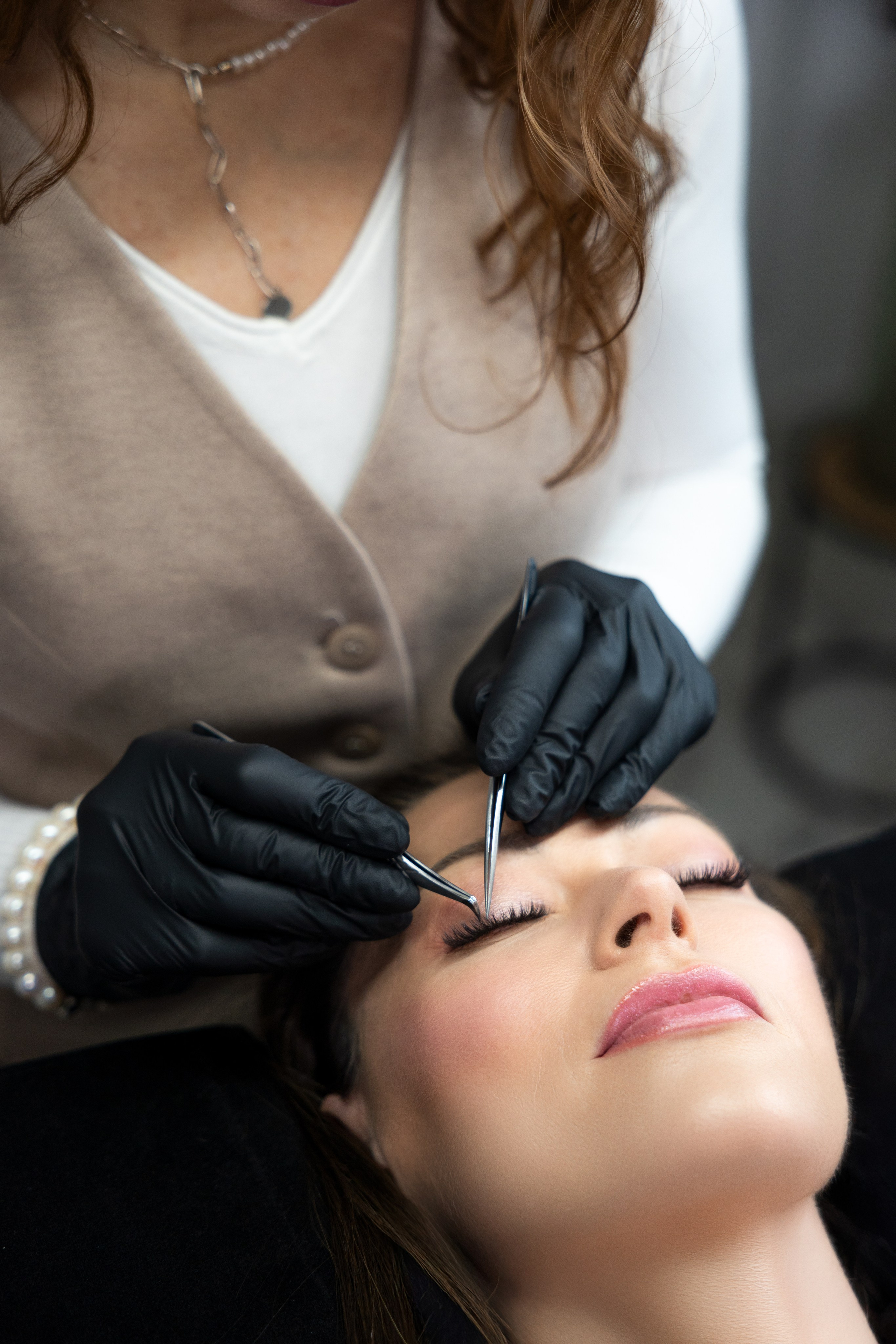 How a beauty specialist photo session is organised step by step. Eugénie Smirnova — your photographer in Toulouse and southwest France
