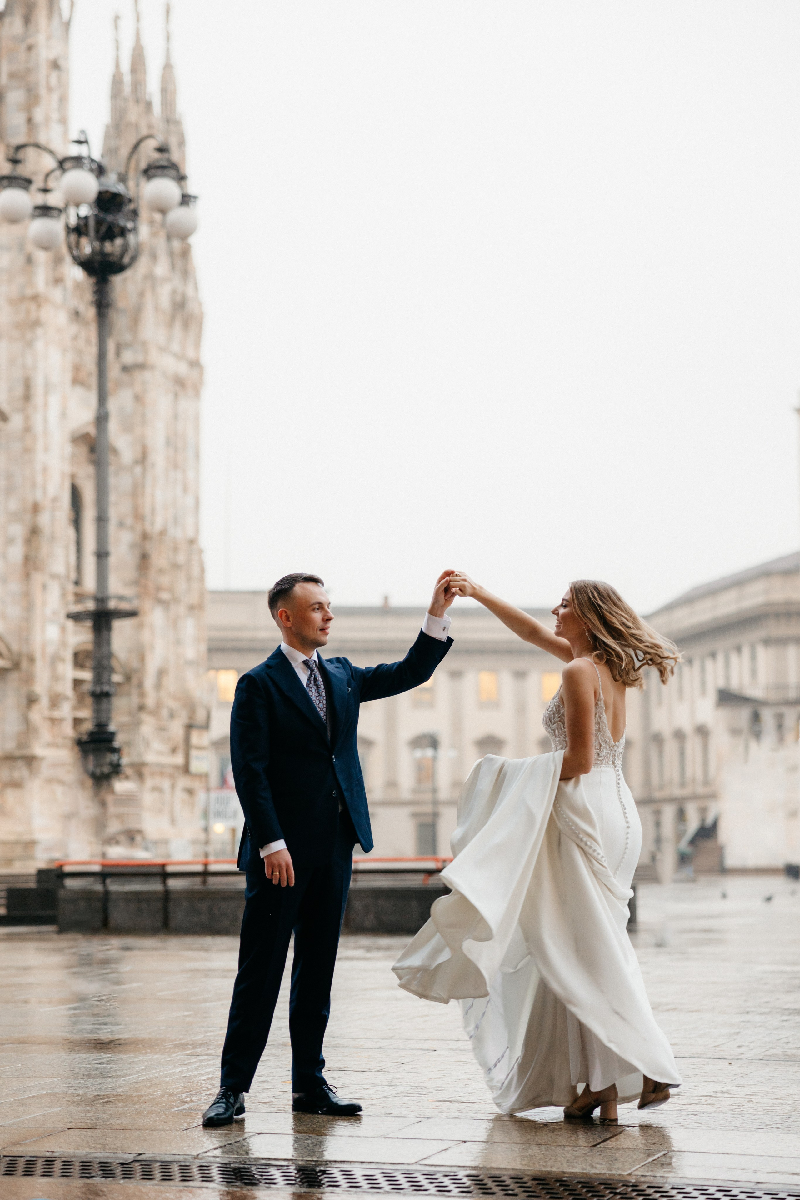 Od stylowych ulic Mediolanu po spokojne brzegi Jeziora Como 🩵. Fotograf Siedlce