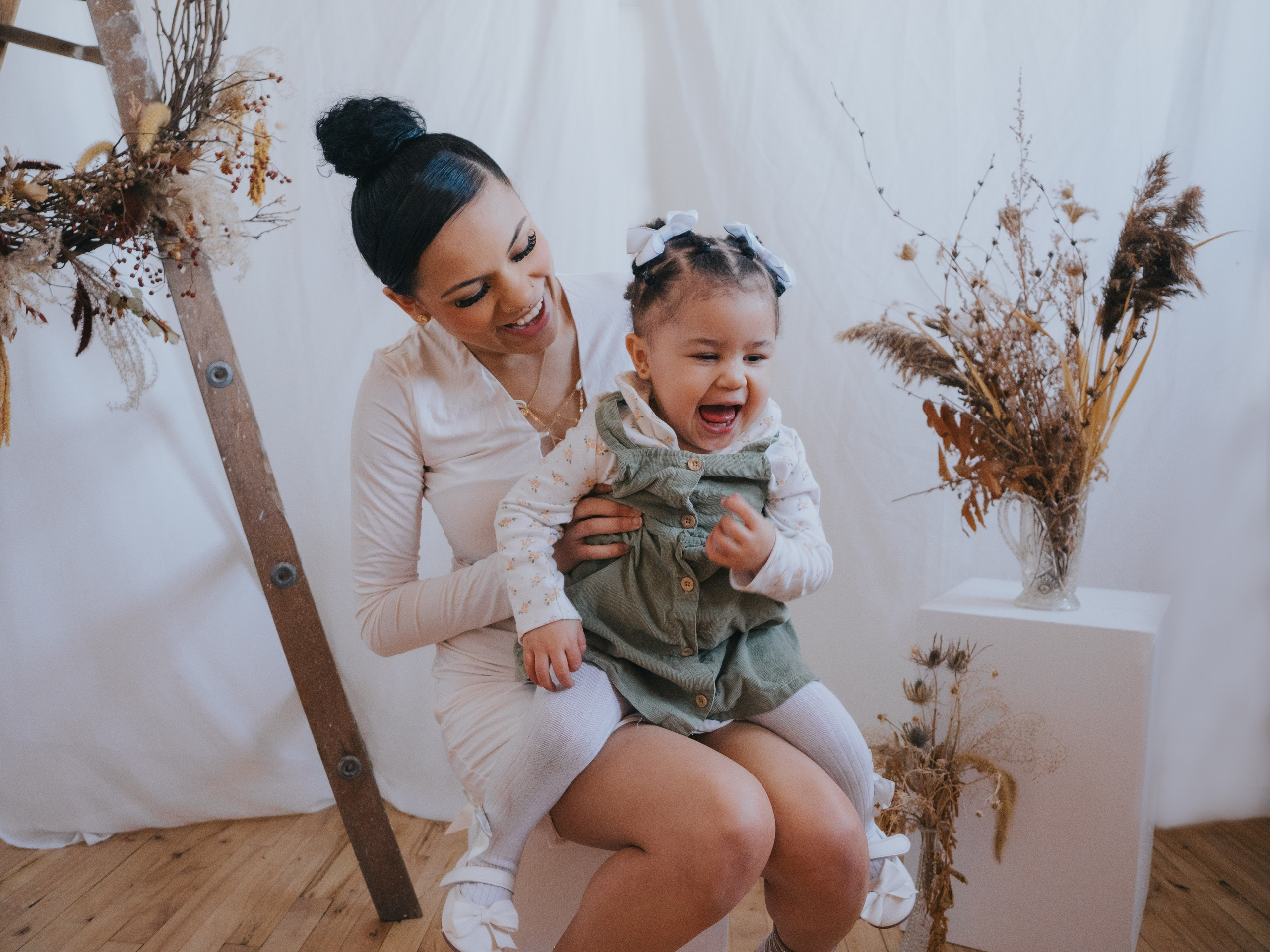 Mothers Day Mini Sessions — the perfect gift for mom!. Mimosa Studios — Motherhood & Family Photographer in Montreal