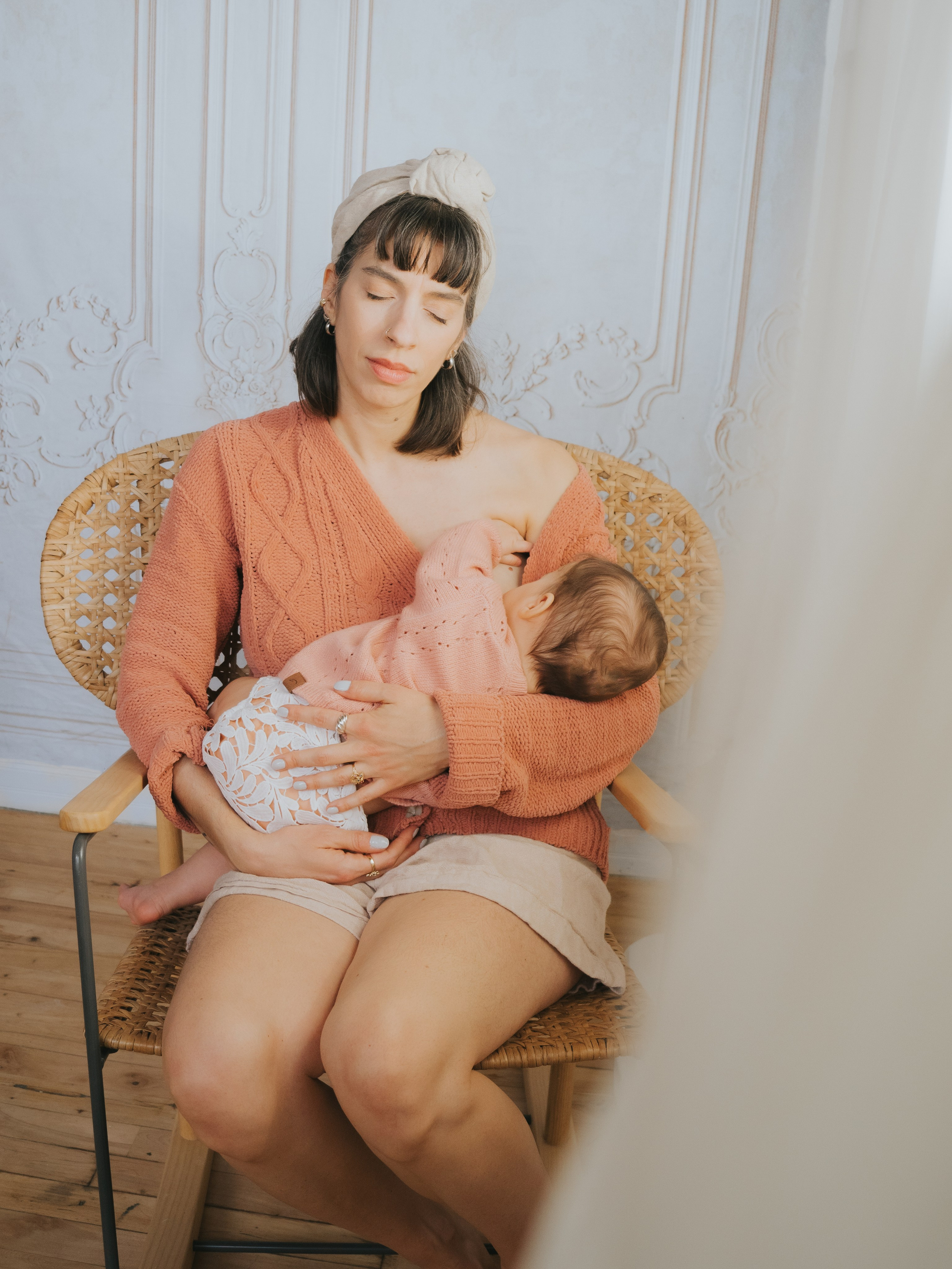 Photographie d’allaitement Montréal. Mimosa Studios — Maternity & Family Photographer in Montreal