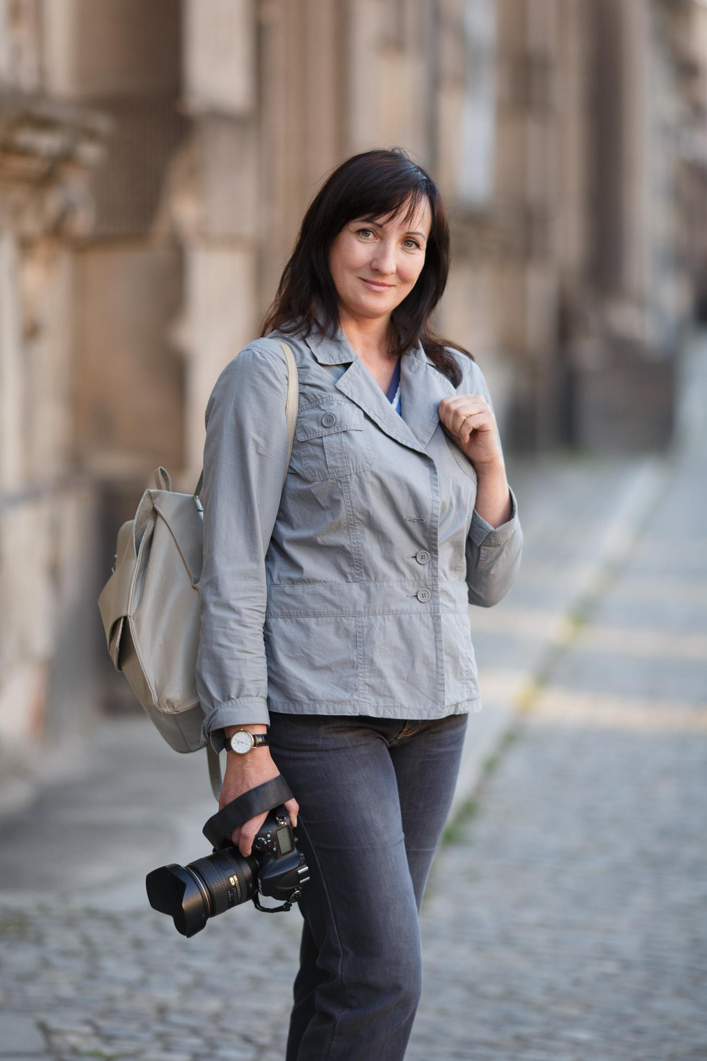 Фотограф, коллекционер винтажных открыток и создатель историй на пересечении прошлого и личного. Ирина Дайнакова