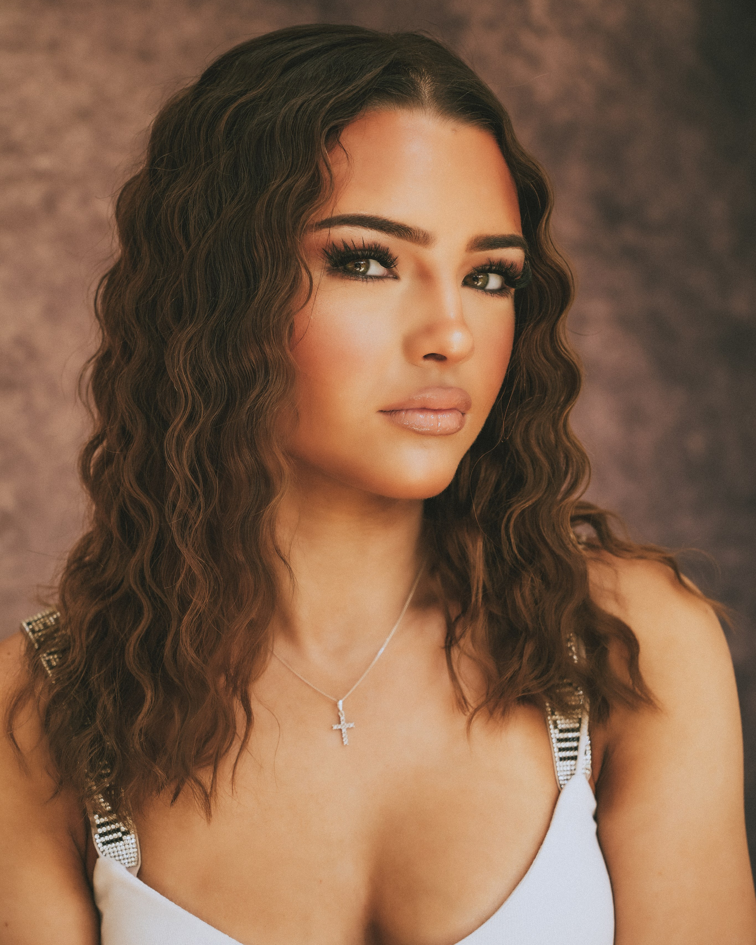 Online headshot for LinkedIn. Portrait for LinkedIn. Headshot Solihull.