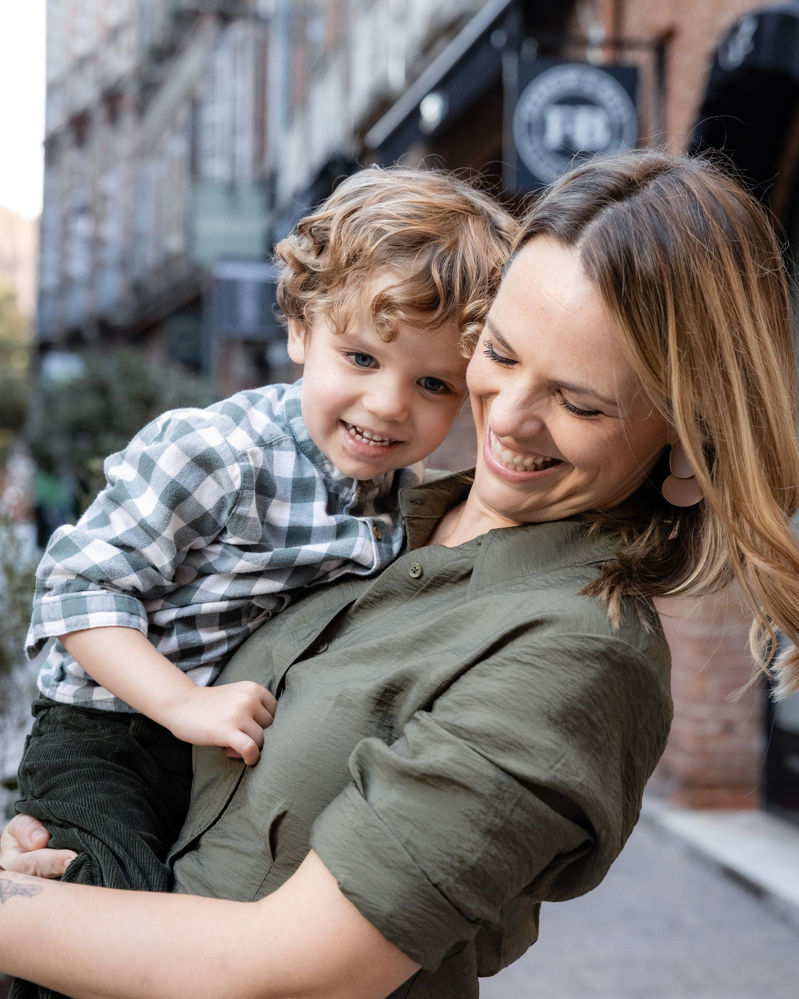 Семейная фотосъемка в стиле лайфстайл в Тулузе: душевная фотосессия для семьи экспатов. Евгения Смирнова — фотограф в Тулузе и юго-западной Франции
