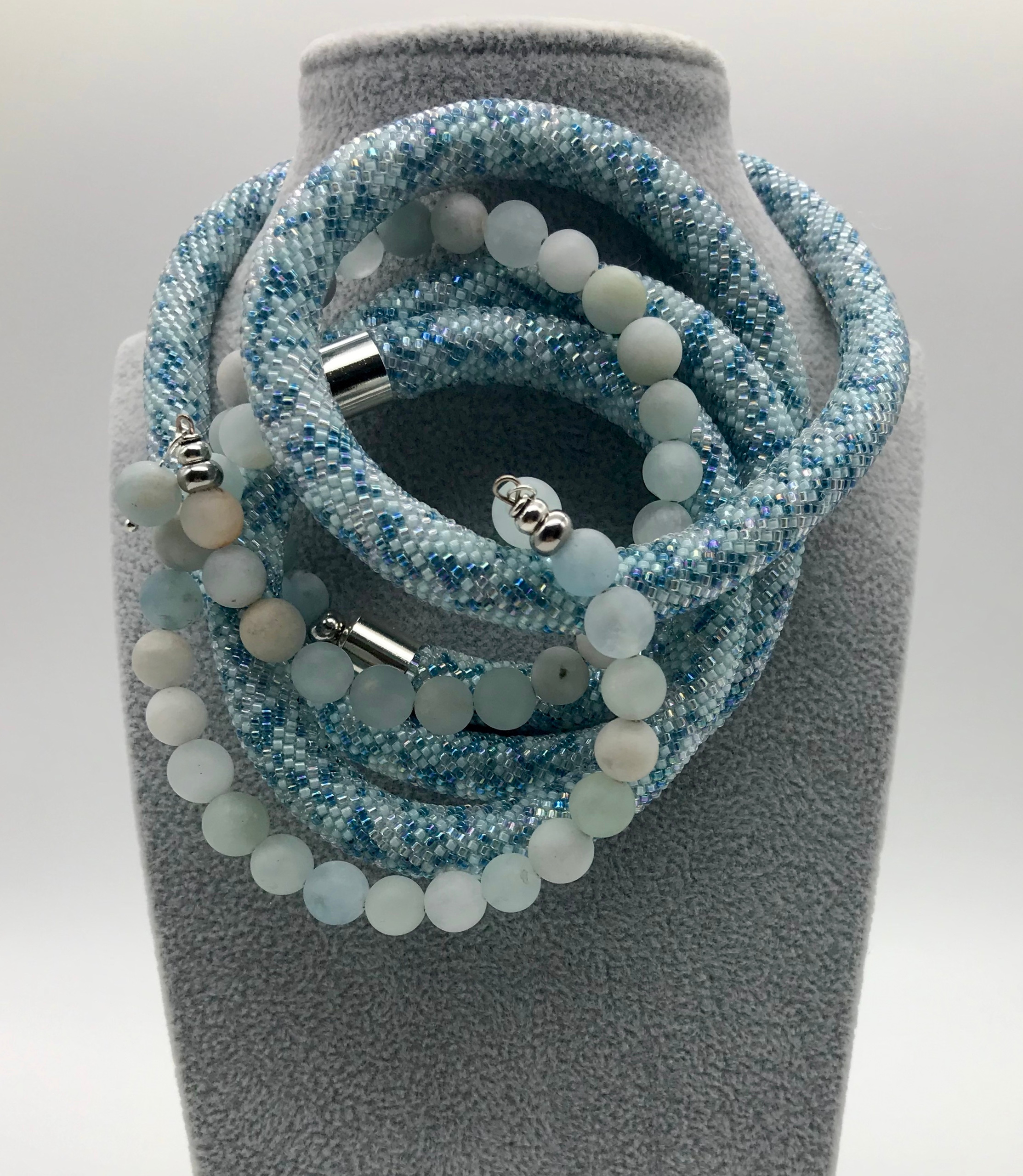 Изделия ручной работы. Уникальные украшения, вышивки, дизайнерские пла. Милок и Кирок это позитивные и реальные персоны из Люксембурга, много