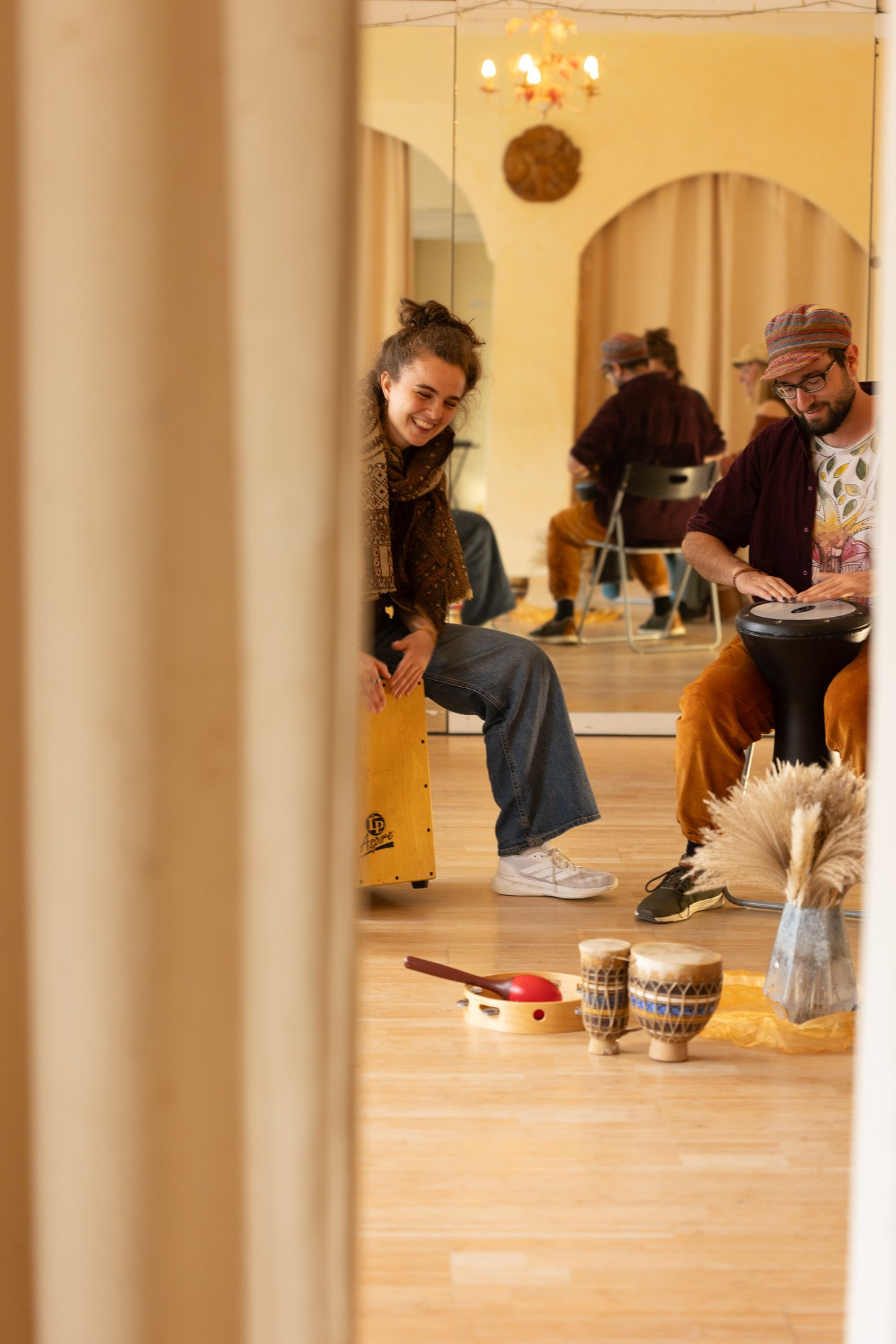 Singer Songwriter, Markus Mascher, Intuitiver Musikunterricht in Freiburg, Gitarrenunterricht, Gesangsunterricht, Schlagzeugunterricht, Klavierunterricht, Unterricht für Live Performance, Loopstation, Recording, Producing, Coaching.