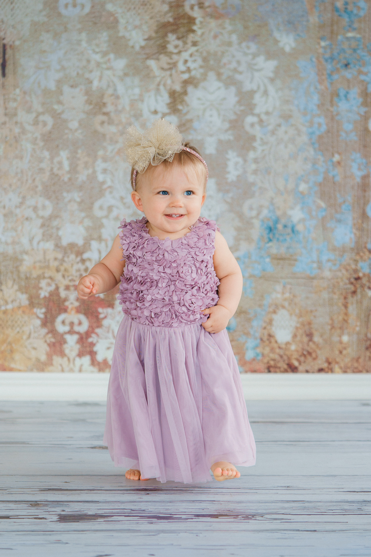 Family photography in studio and 1st Birthday Smash Cake