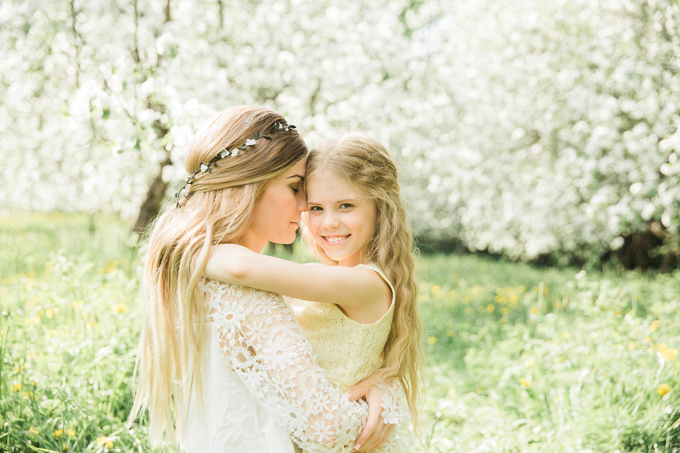 Perhekuvaus Helsingin omenatarhassa