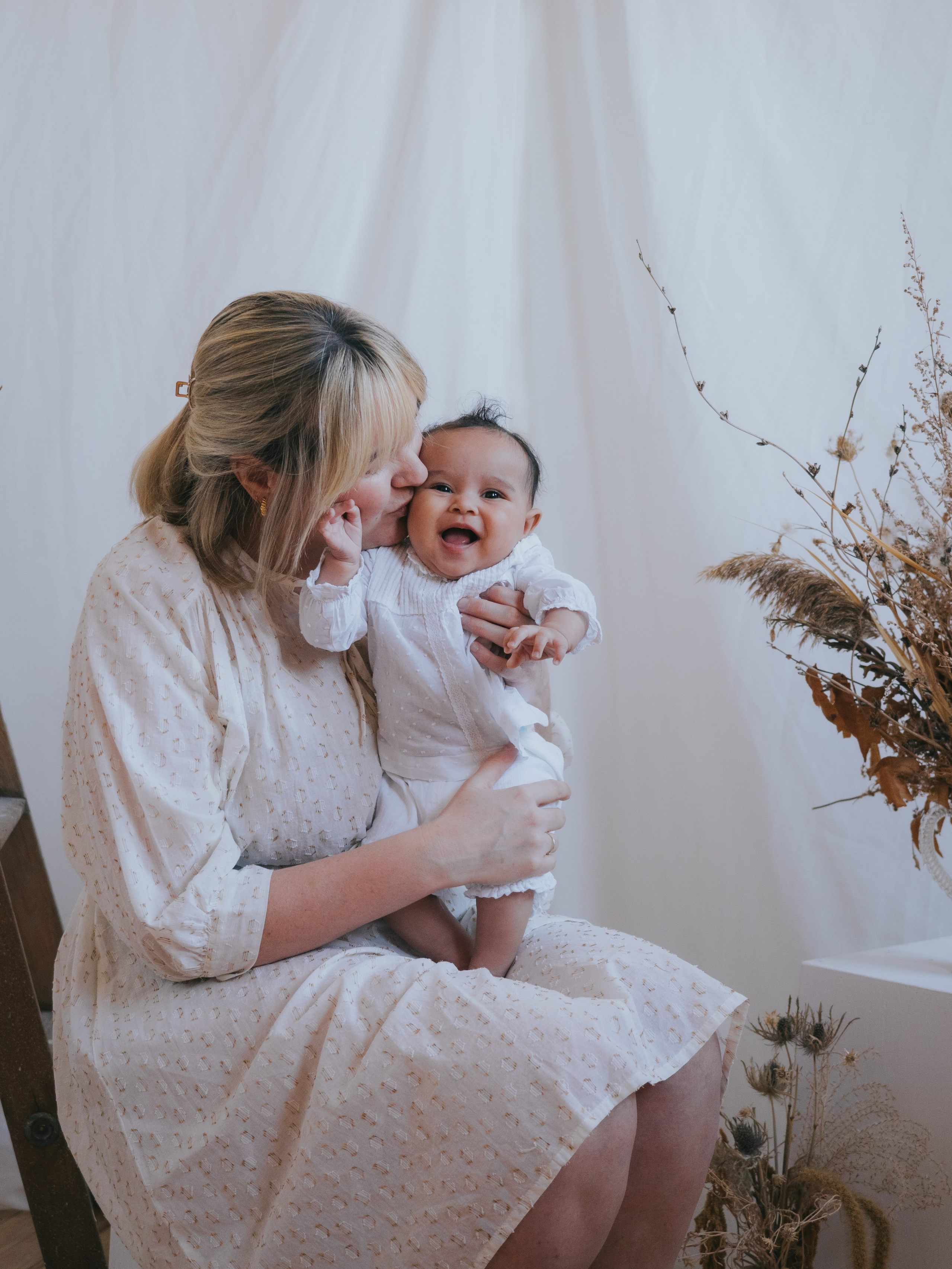 Mothers Day Mini Sessions — the perfect gift for mom!. Mimosa Studios — Motherhood & Family Photographer in Montreal