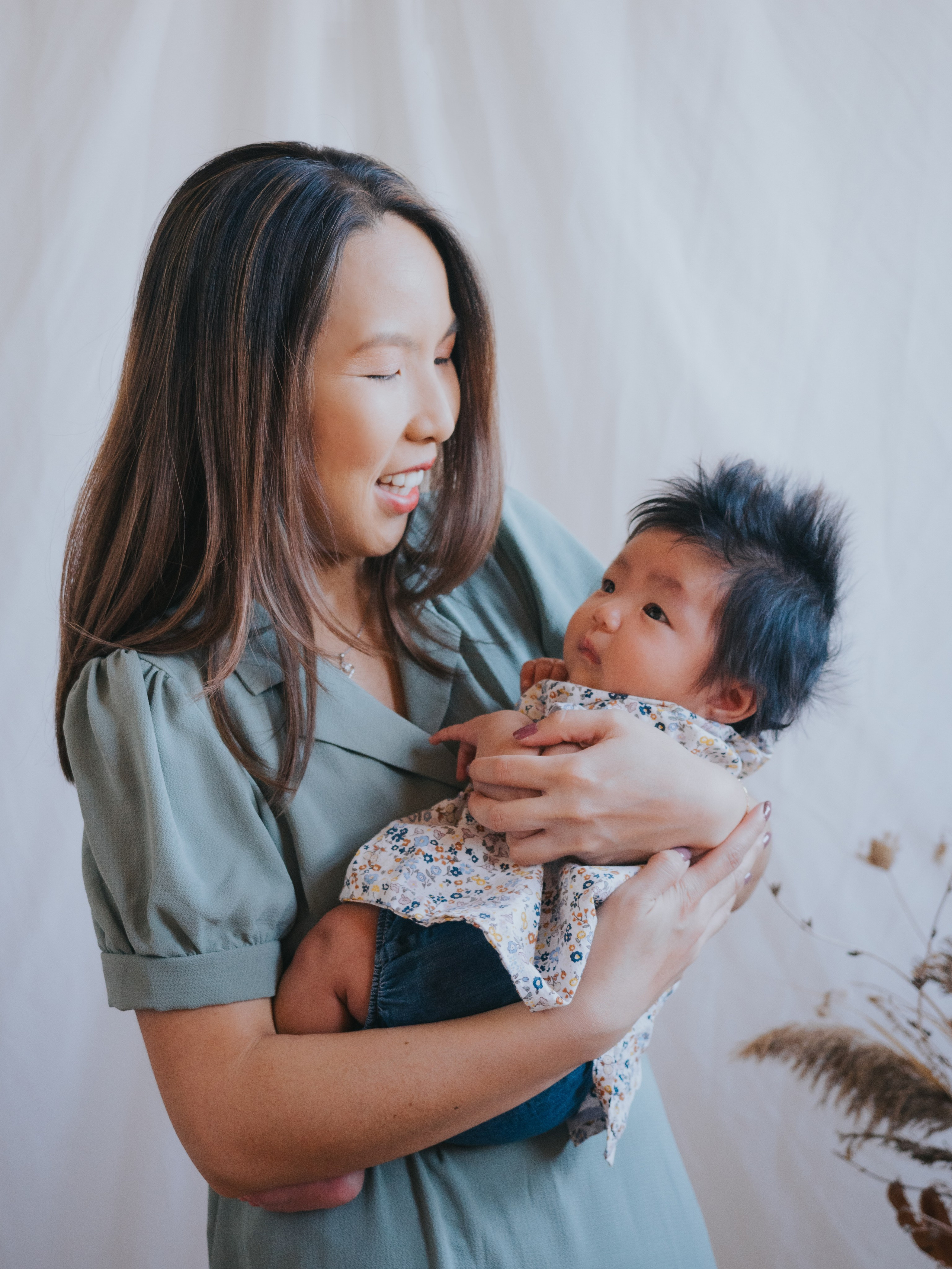 Mothers Day Mini Sessions — the perfect gift for mom!. Mimosa Studios — Motherhood & Family Photographer in Montreal
