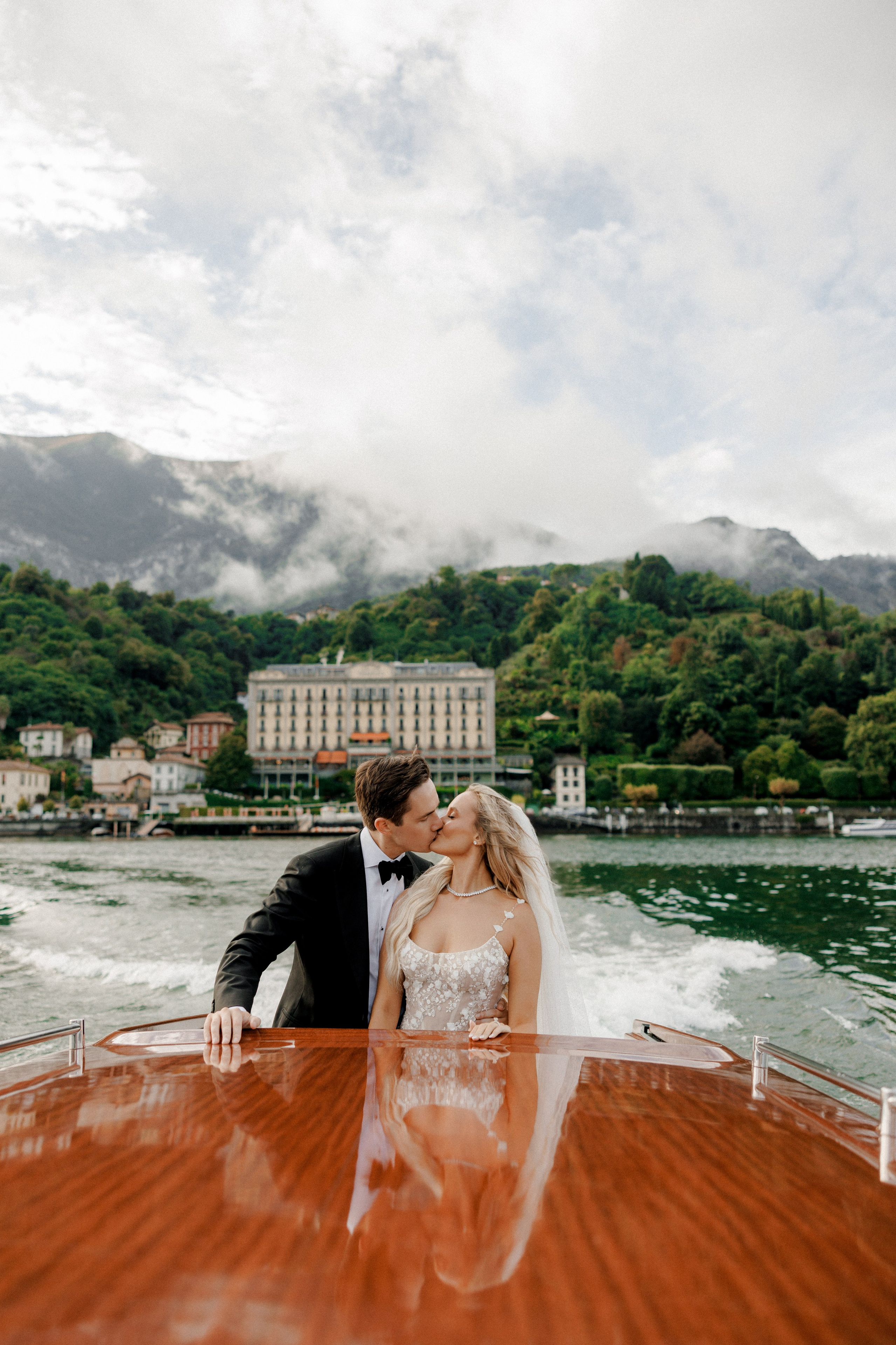 A Rainy September Wedding at Lake Como. Wedding and Family Photographer Switzerland and Italy. Valeria Diaz