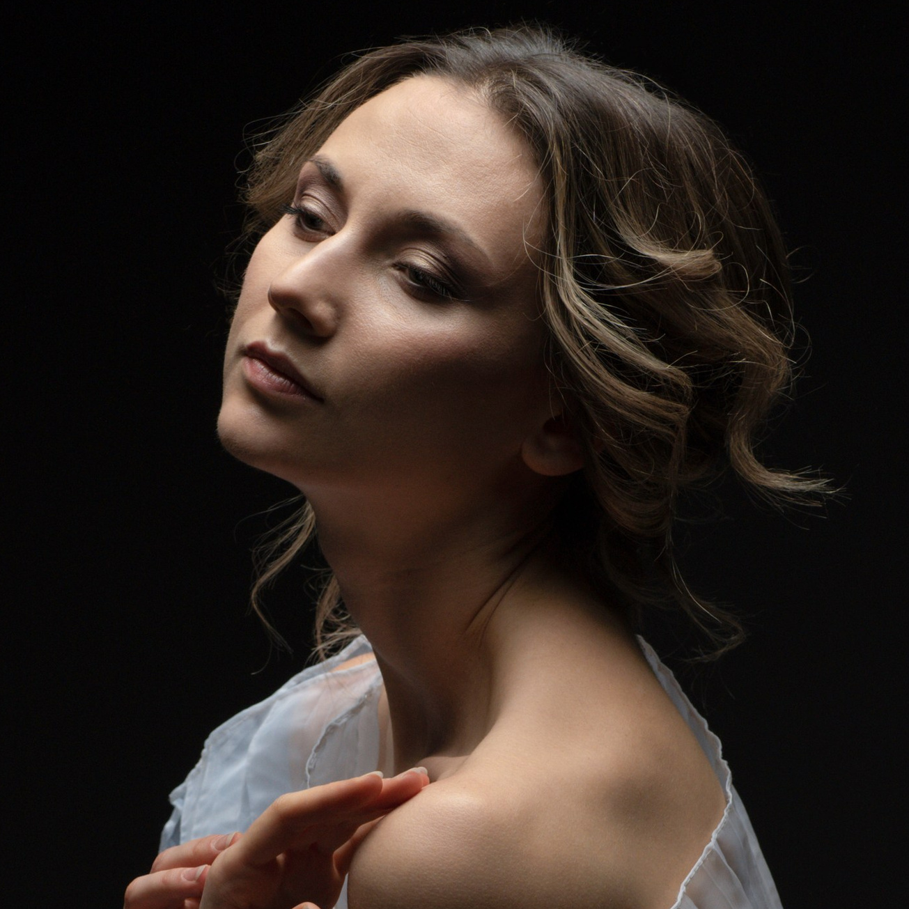 Сene & Paketi. Fotografinja in videografinja Mariia Bortiakova iz Slovenije: fotografiranje dogodkov, portretov in snemanje videov po vsej Sloveniji