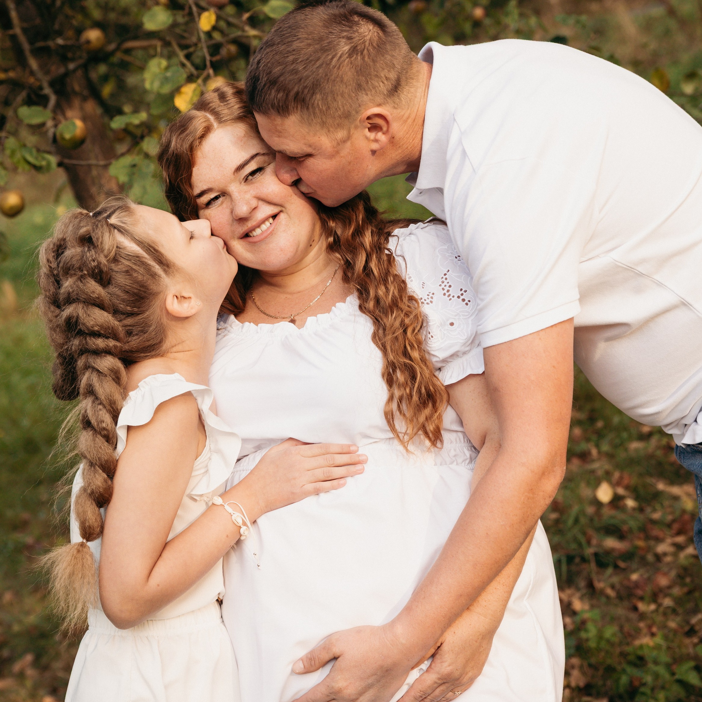 Těhotenství a novorozenci. Lifestyle a rodinná fotografka v Pisku Oxana Telupilova