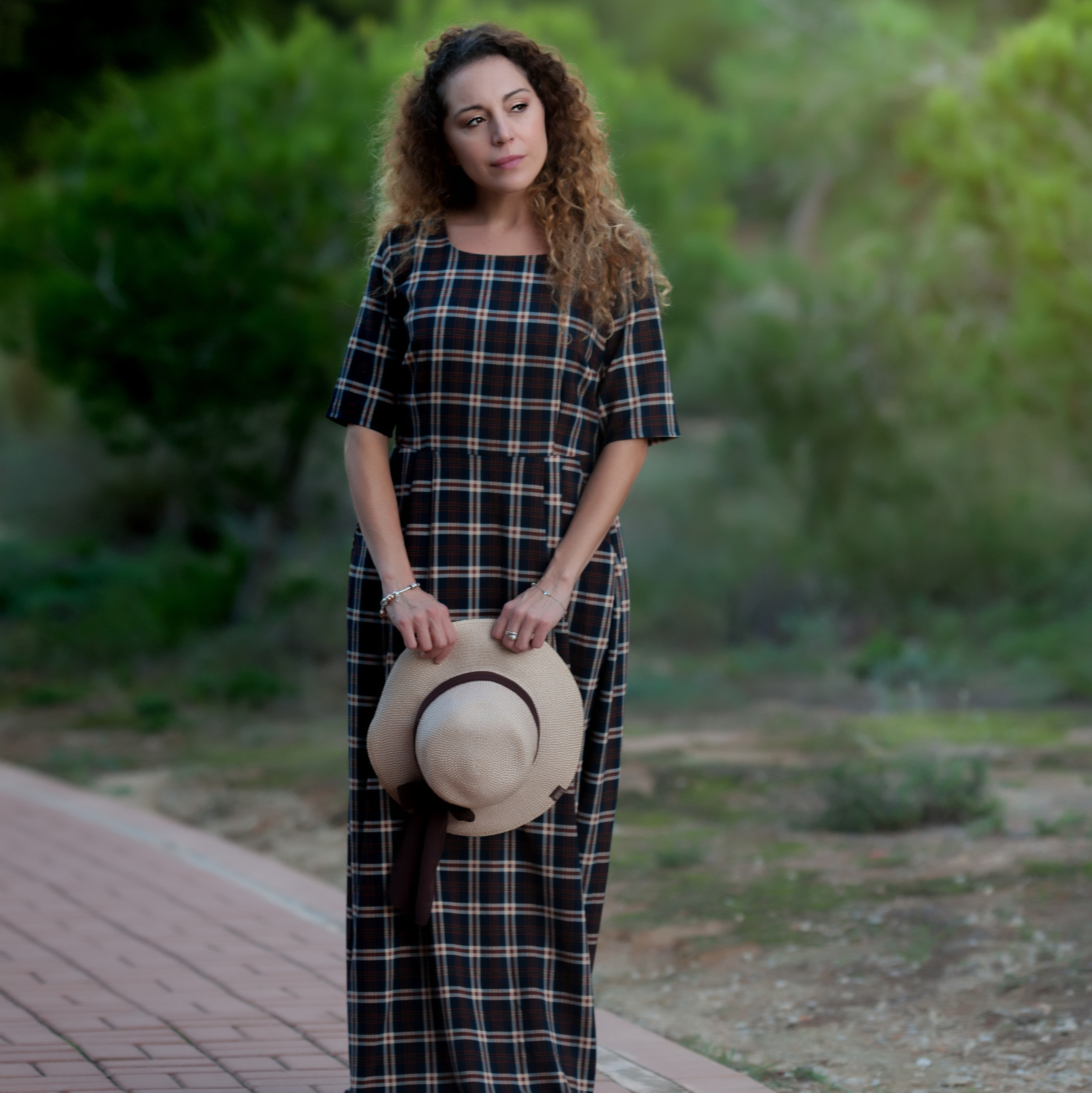 Contact. Family and real state photographer in Haugesund Dina Vikra