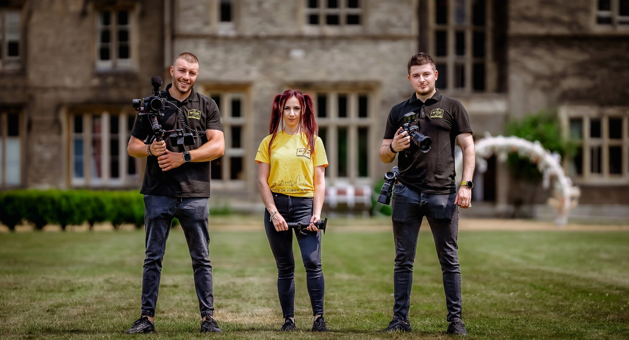 ECHIPA NIGHTLENS FOTOGRAFII DE EVENIMENT LONDRA FOTO VIDEO NIGHT LENS ECHIPA PLATFORMA 360 CEL MAI BUN FOTOGRAF LONDRA ROMAN IN UK POZE NUNTA BOTEZ ANIVERSARE ALBUME FOTO STICK USB PREDARE 14 ZILE RAPID FOTO SI VIDEO PROFESIONAL SONY