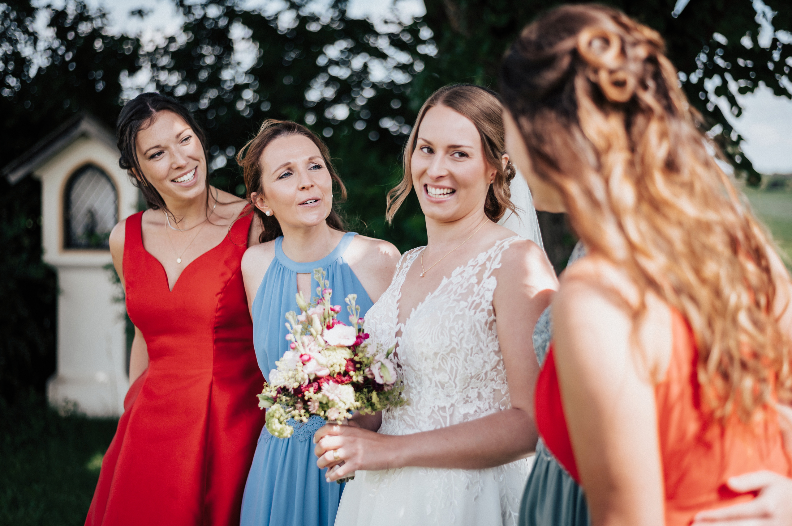 Hochzeitsreportage. Ich bin Max, Designer, Art & Hochzeitsfotograf aus Germaringen