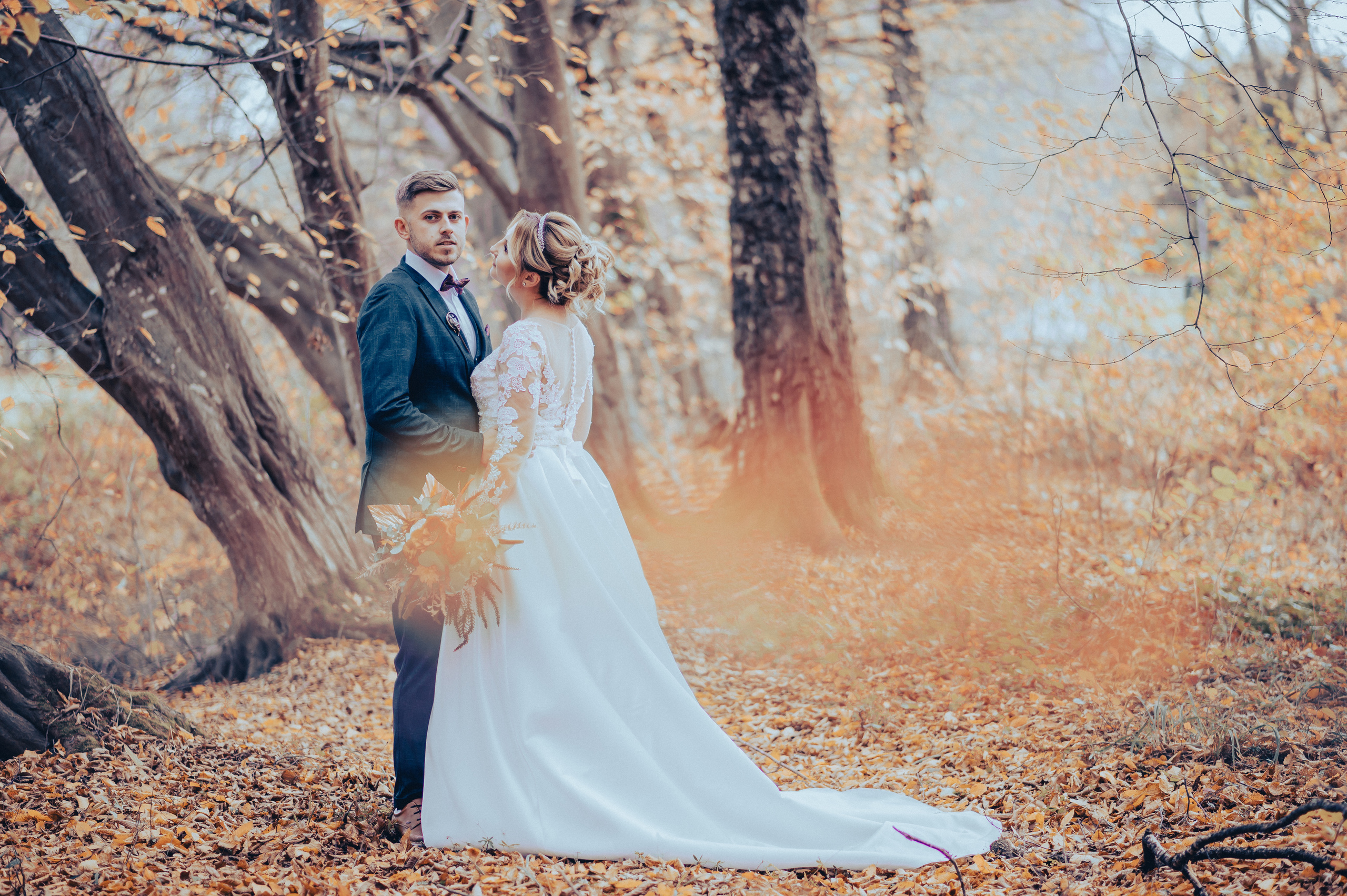 Hochzeitsreportage. Ich bin Max, Designer, Art & Hochzeitsfotograf aus Germaringen