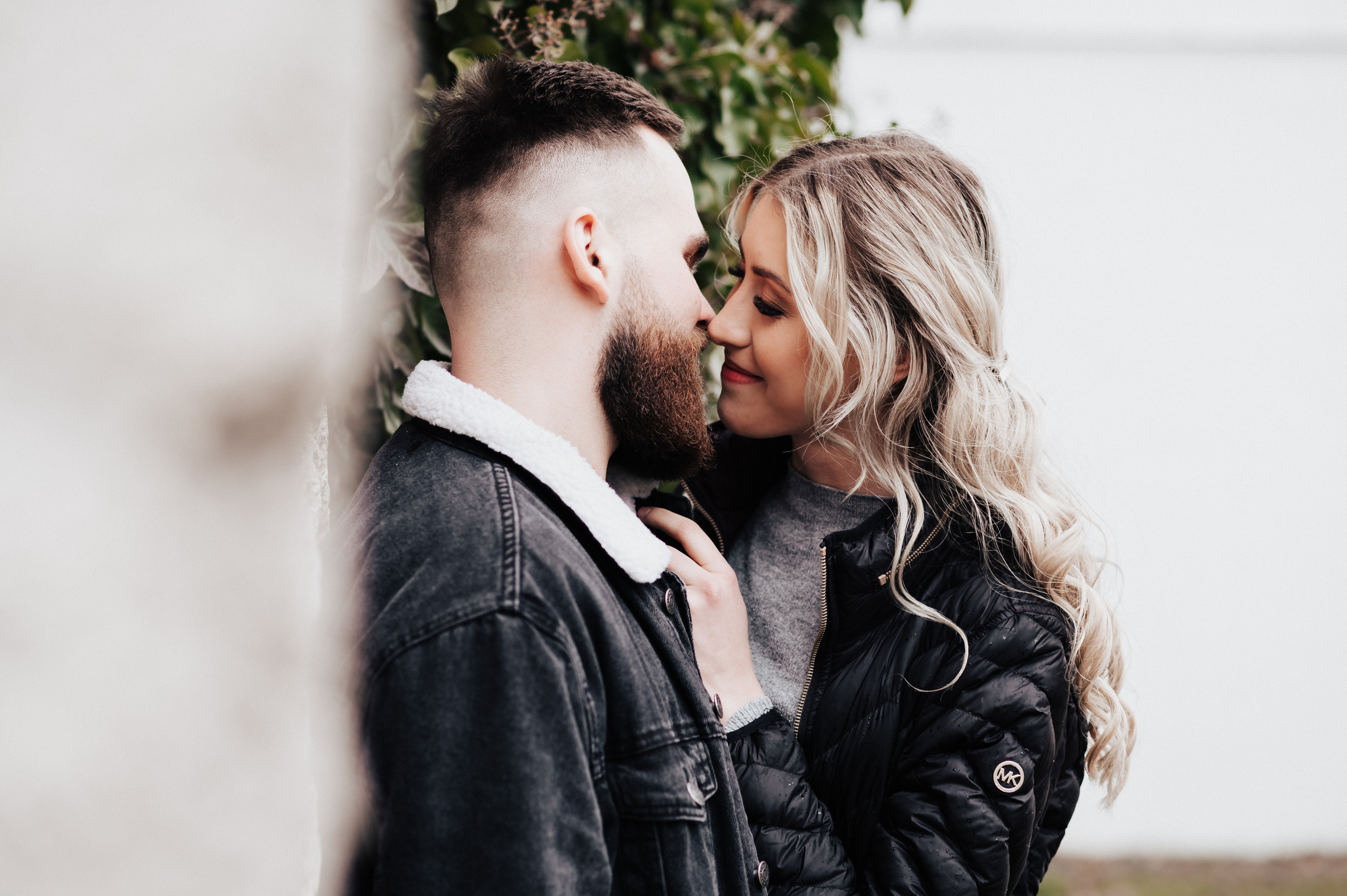 Hochzeitsreportage. Ich bin Max, Designer, Art & Hochzeitsfotograf aus Germaringen