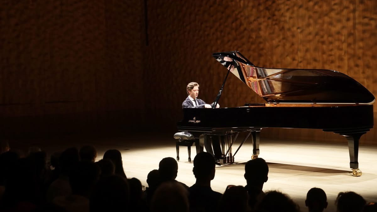 Aktuell. Andrey Denisenko