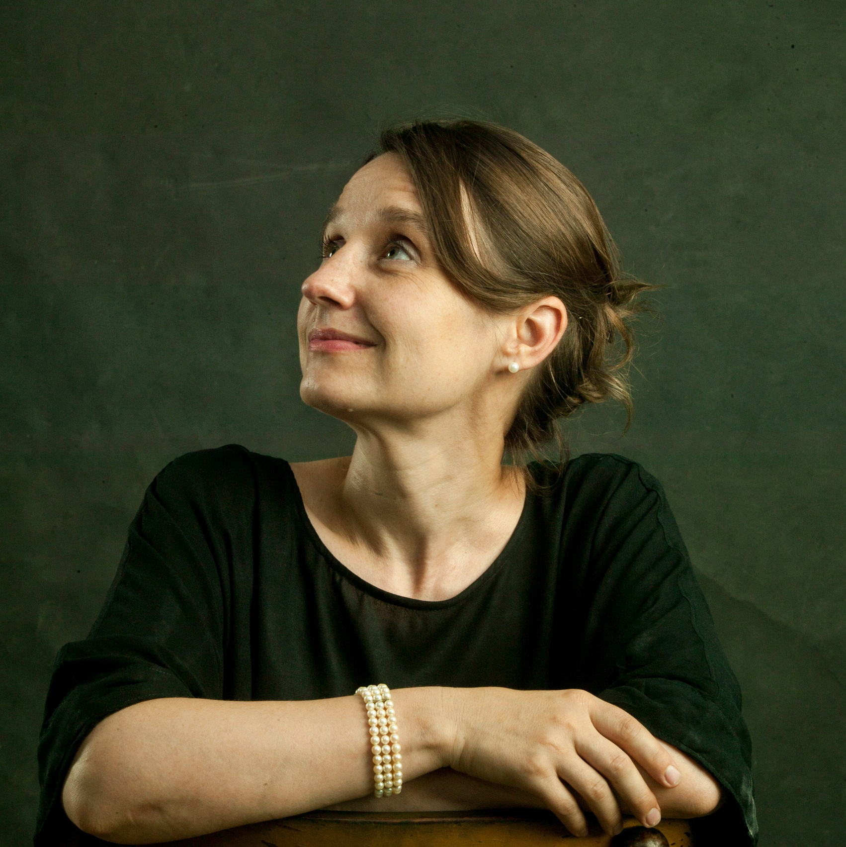 Contact. Nadia Kuprina. Artist