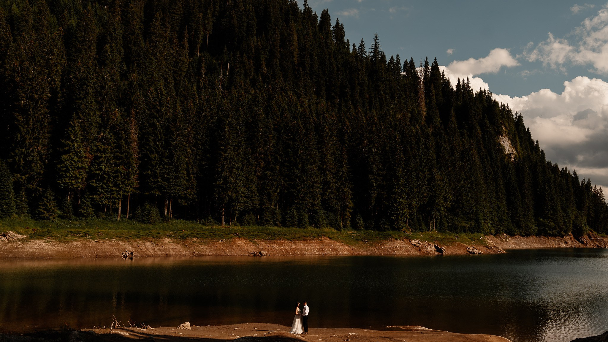 Contact Mihai Popa - Fotograf Nuntă și Botez București. Fotograf Nuntă & Botez București - Mihai Popa | Dincolo de oameni, imortalizez emoții!