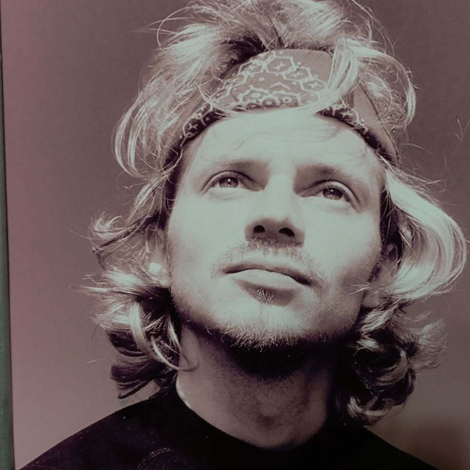 Contacts. Anton Usanov | Creative producer | Photographer | Art-director